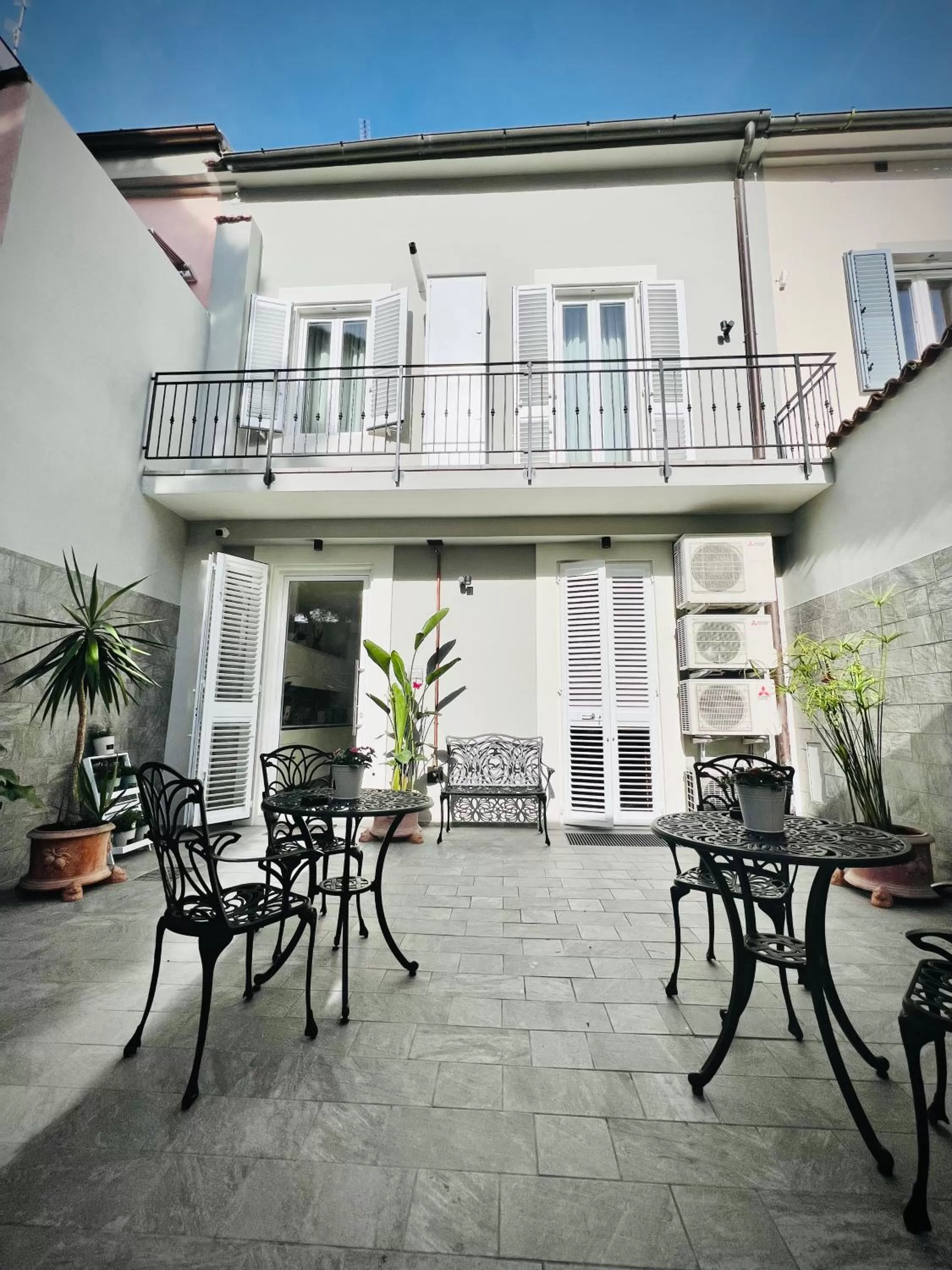 Garden, Property Building in Lucentum