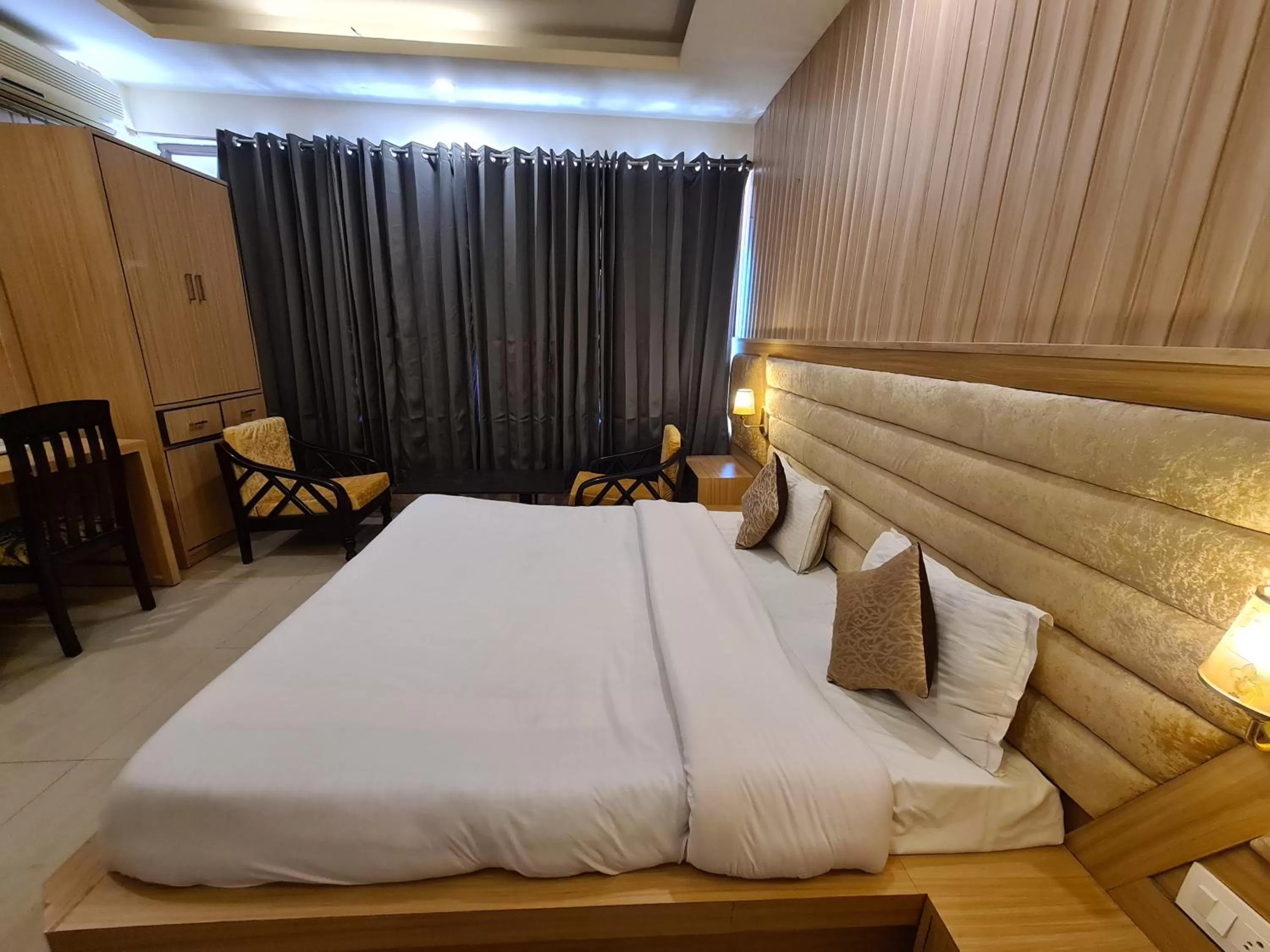 Bed in Hotel Rajpur Heights