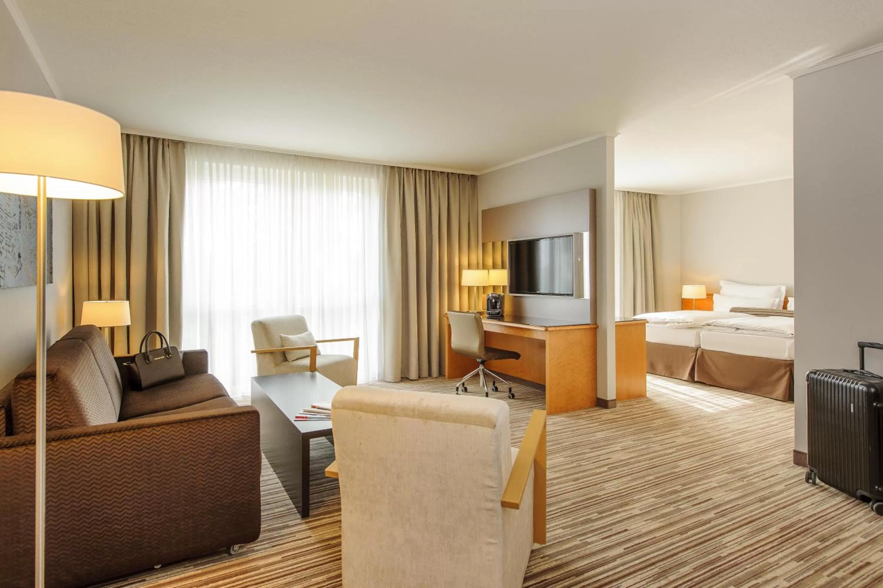 Privilege Suite with Double Bed in Mercure Düsseldorf Kaarst