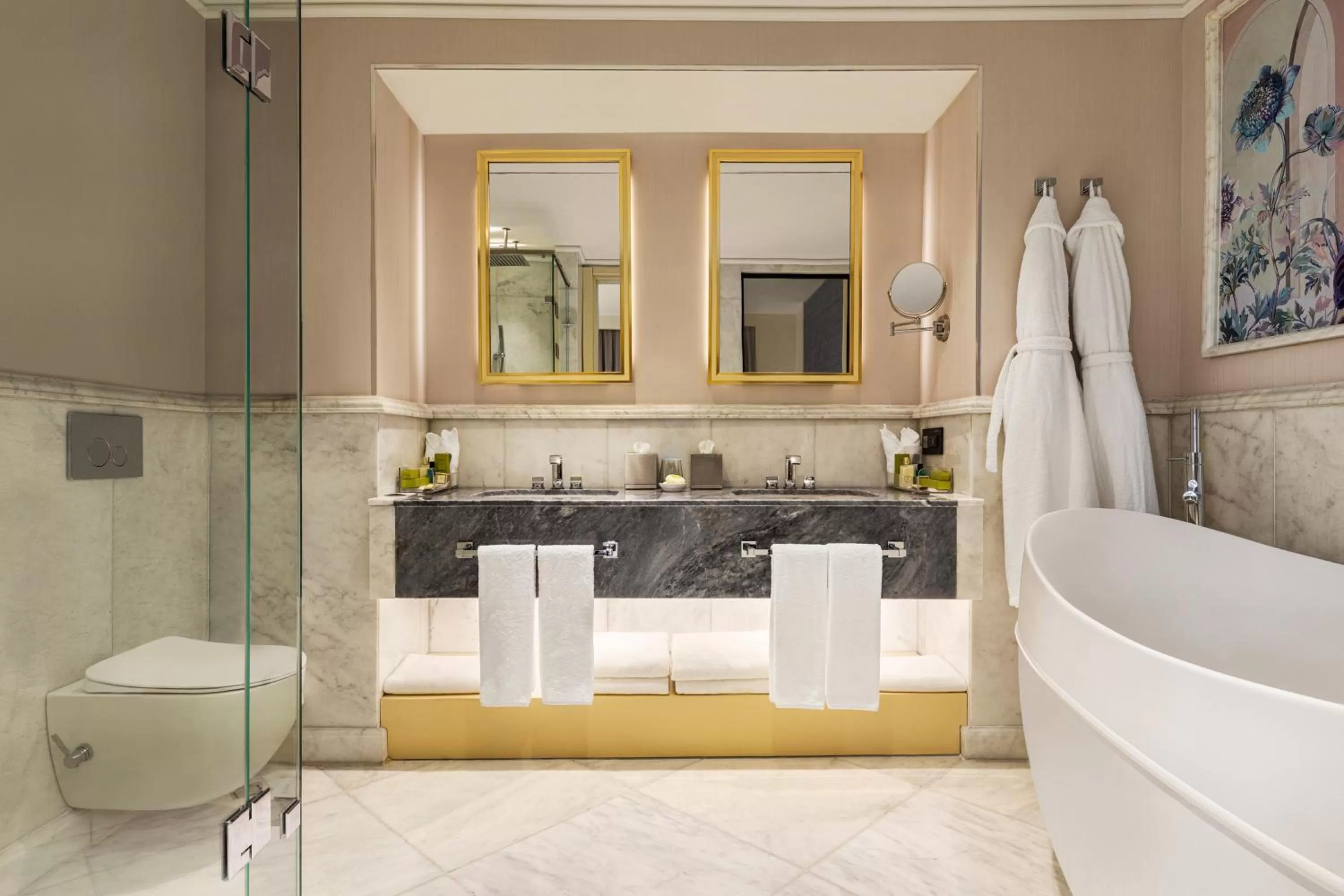 Shower in Wyndham Bukhara