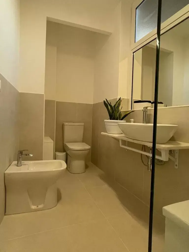 Triple Room with Balcony in Cutelli Gold Triple Room with Balcony in Cutelli Gold