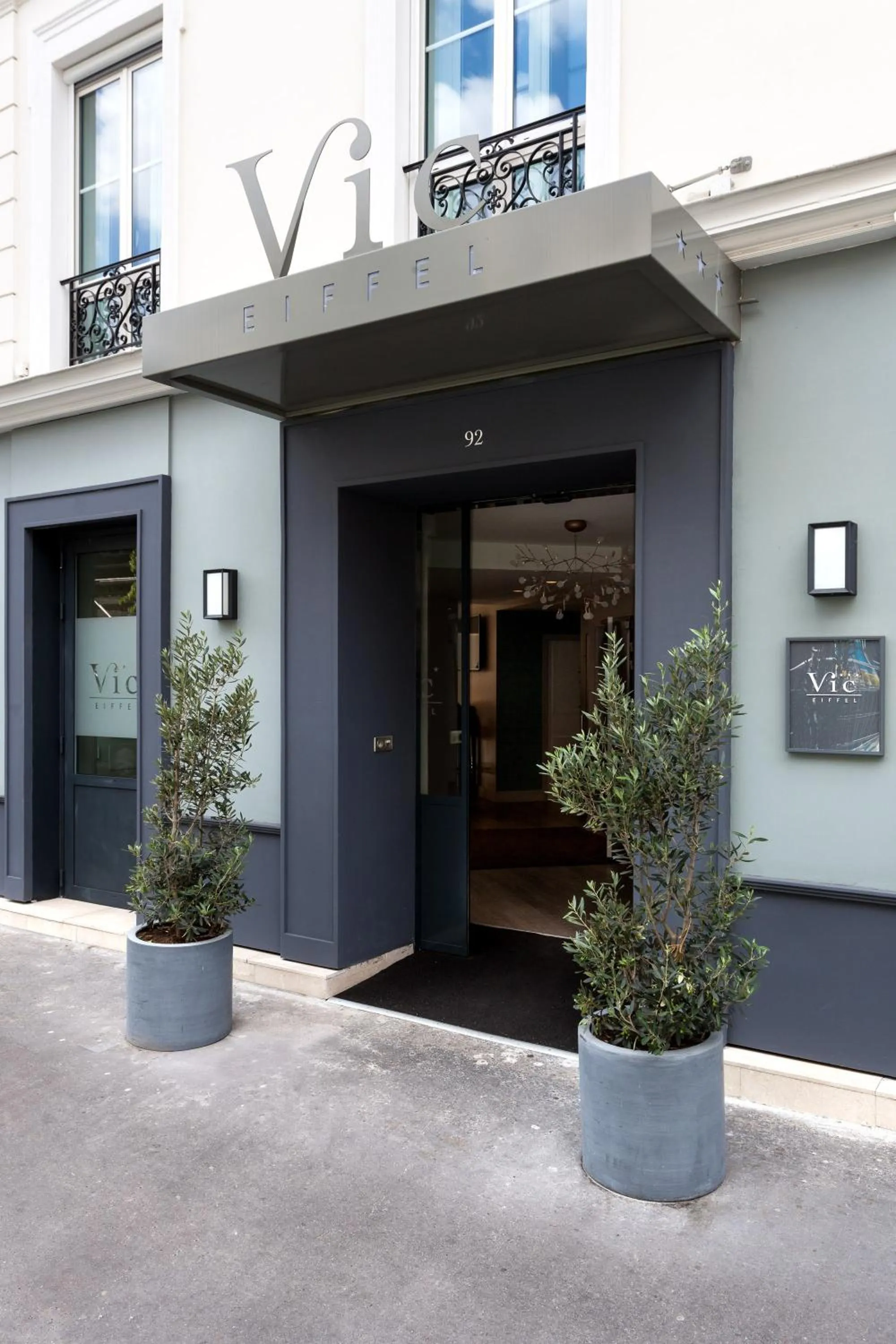 Facade/entrance in Hôtel Vic Eiffel
