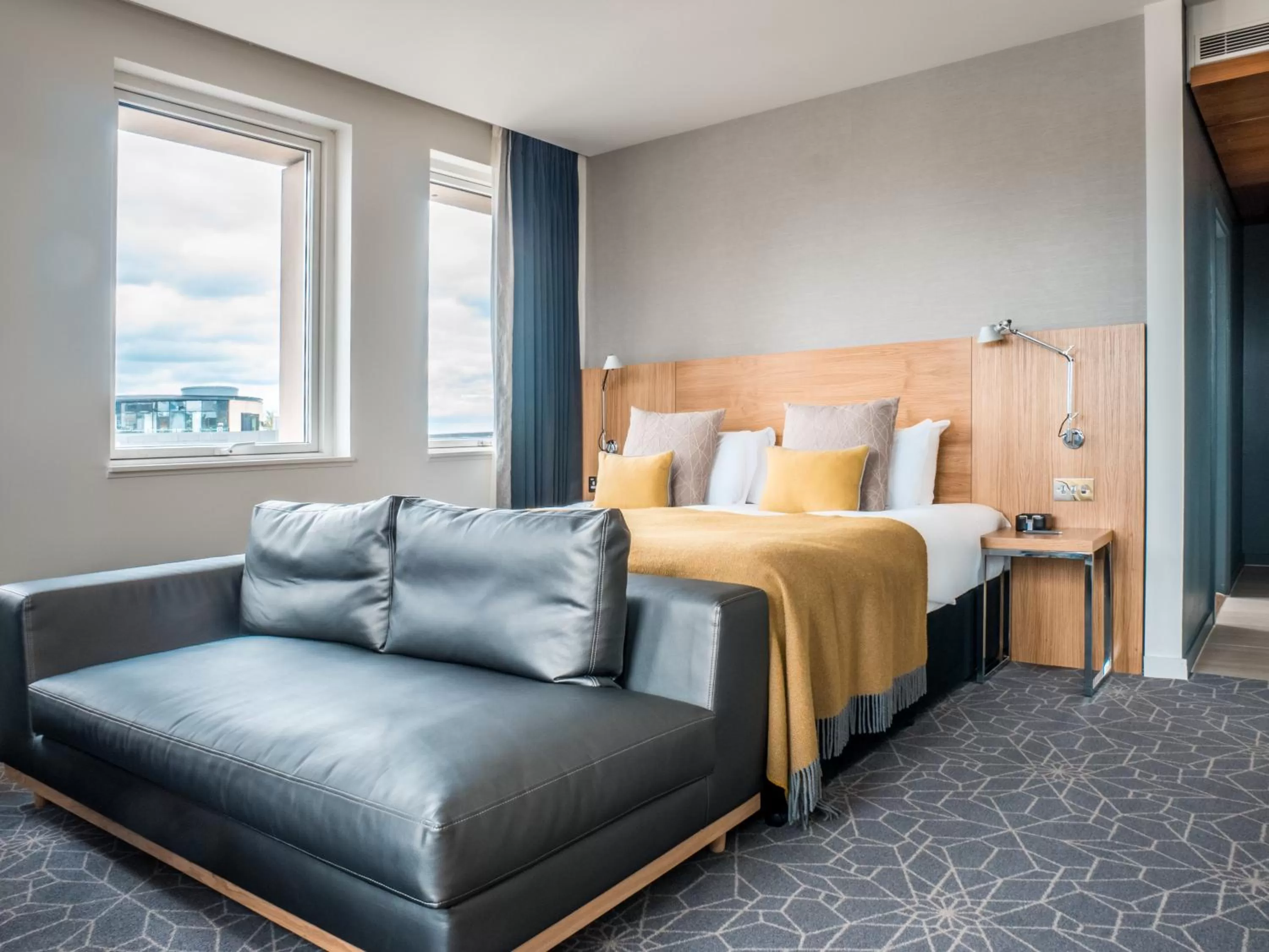 Bed in Apex Waterloo Place Hotel