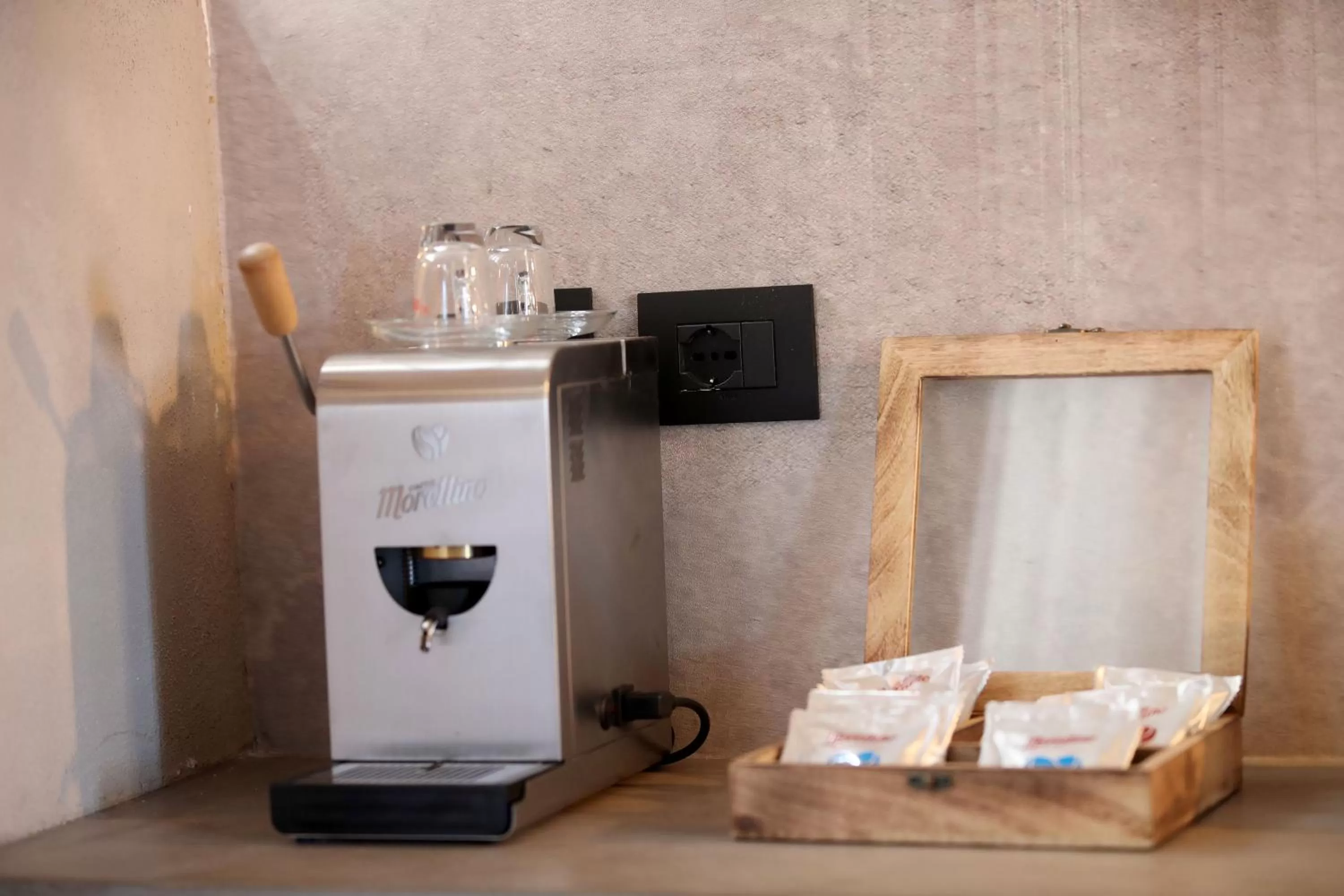 Coffee/tea facilities in Casa Nostra Luxury Suites & Spa