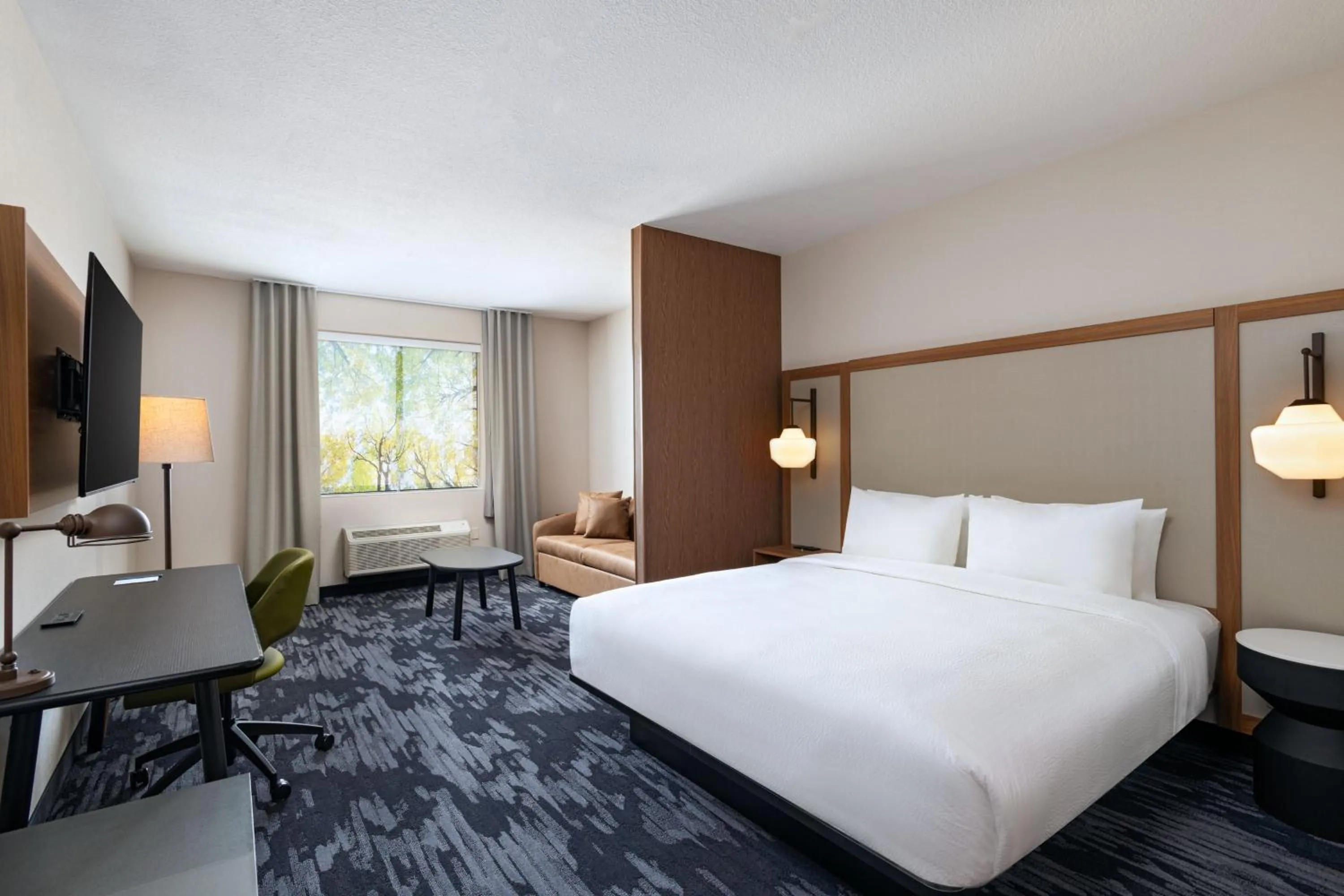 Photo of the whole room, Bed in Fairfield by Marriott Inn & Suites Hillsboro