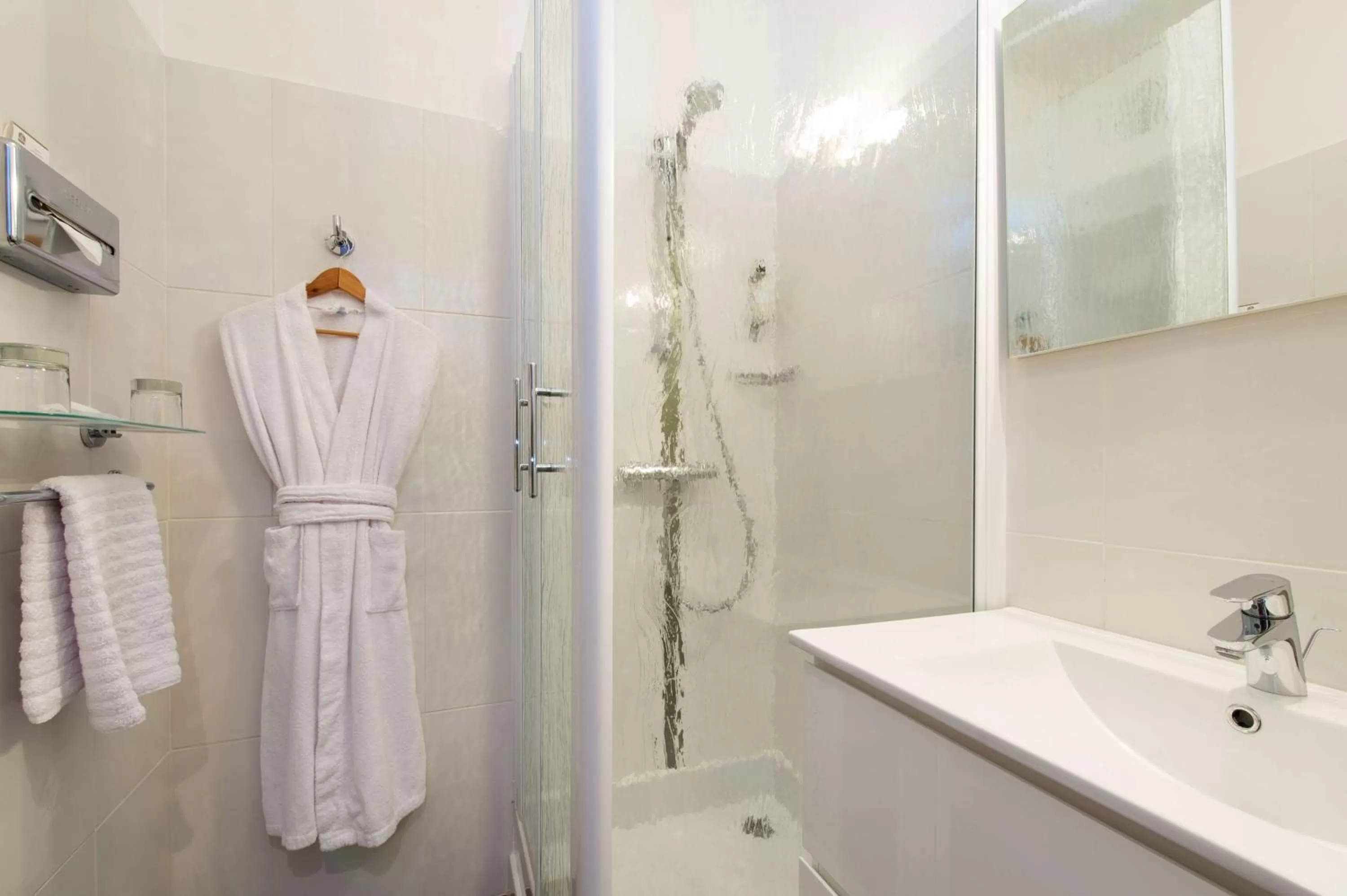 Photo of the whole room in Best Western Le Vinci Loire Valley