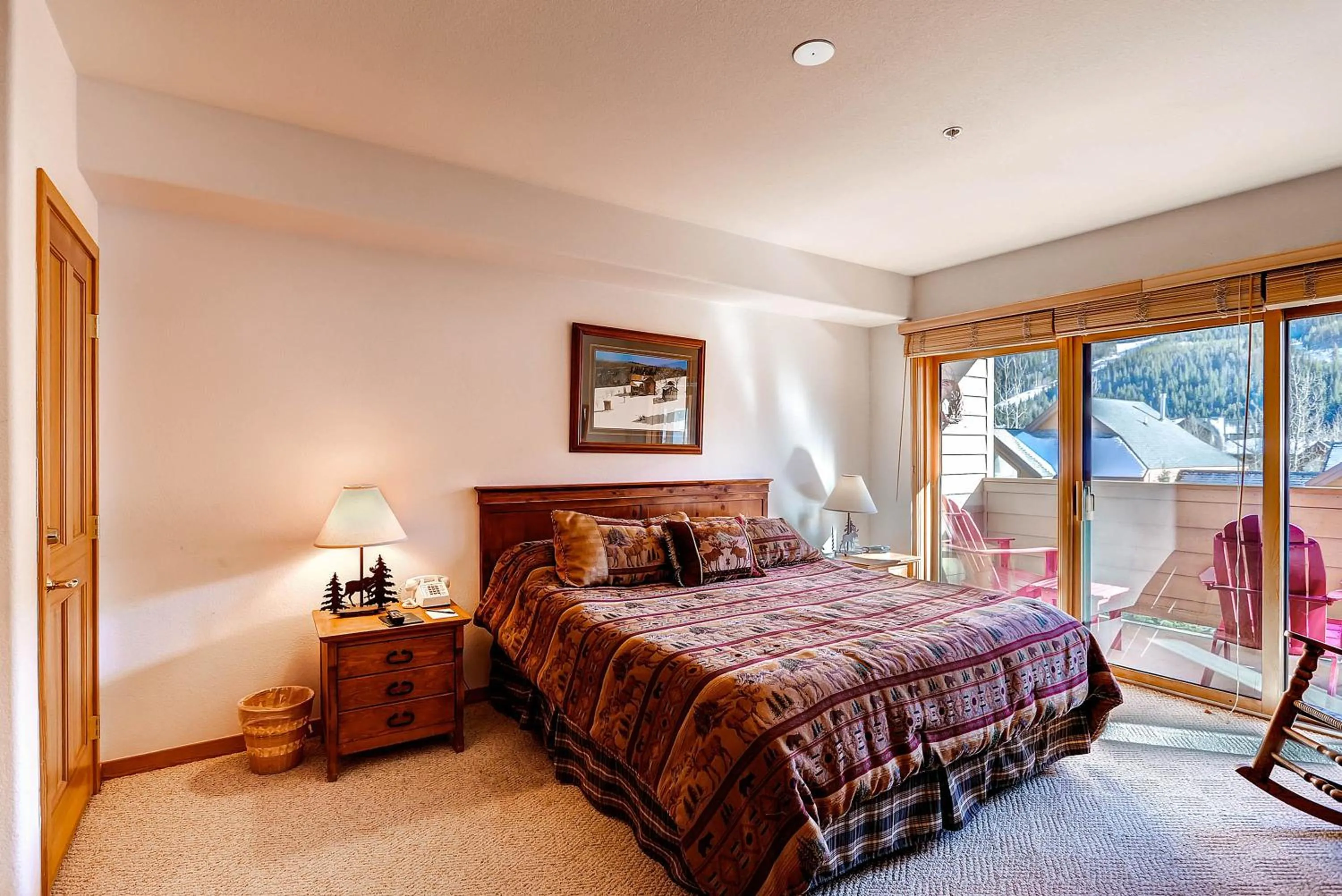 Photo of the whole room, Bed in Gateway Mountain Lodge, A Vail Resorts Property