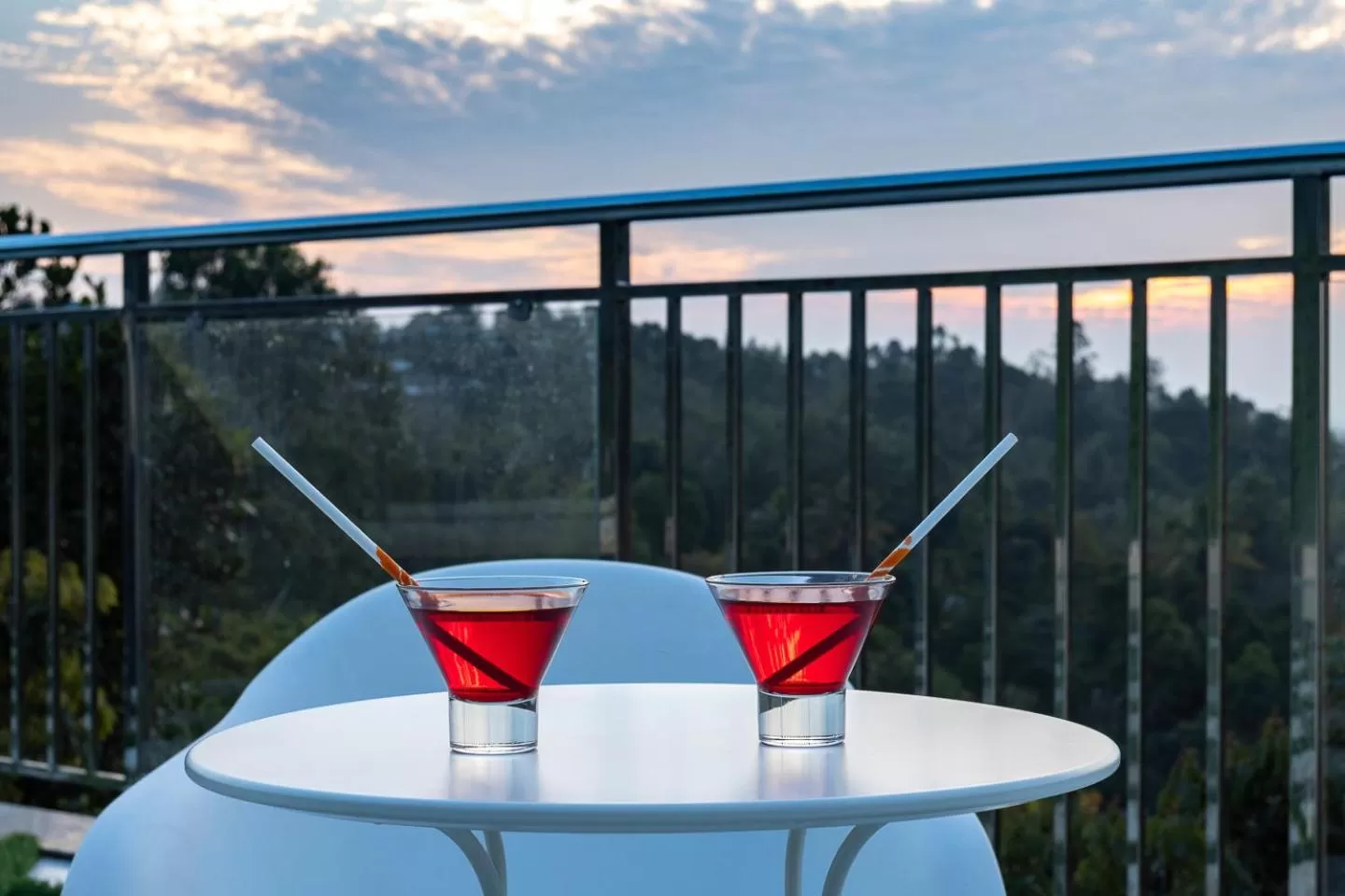 Swimming pool in HOTEL WHITE HOUSE, Munnar
