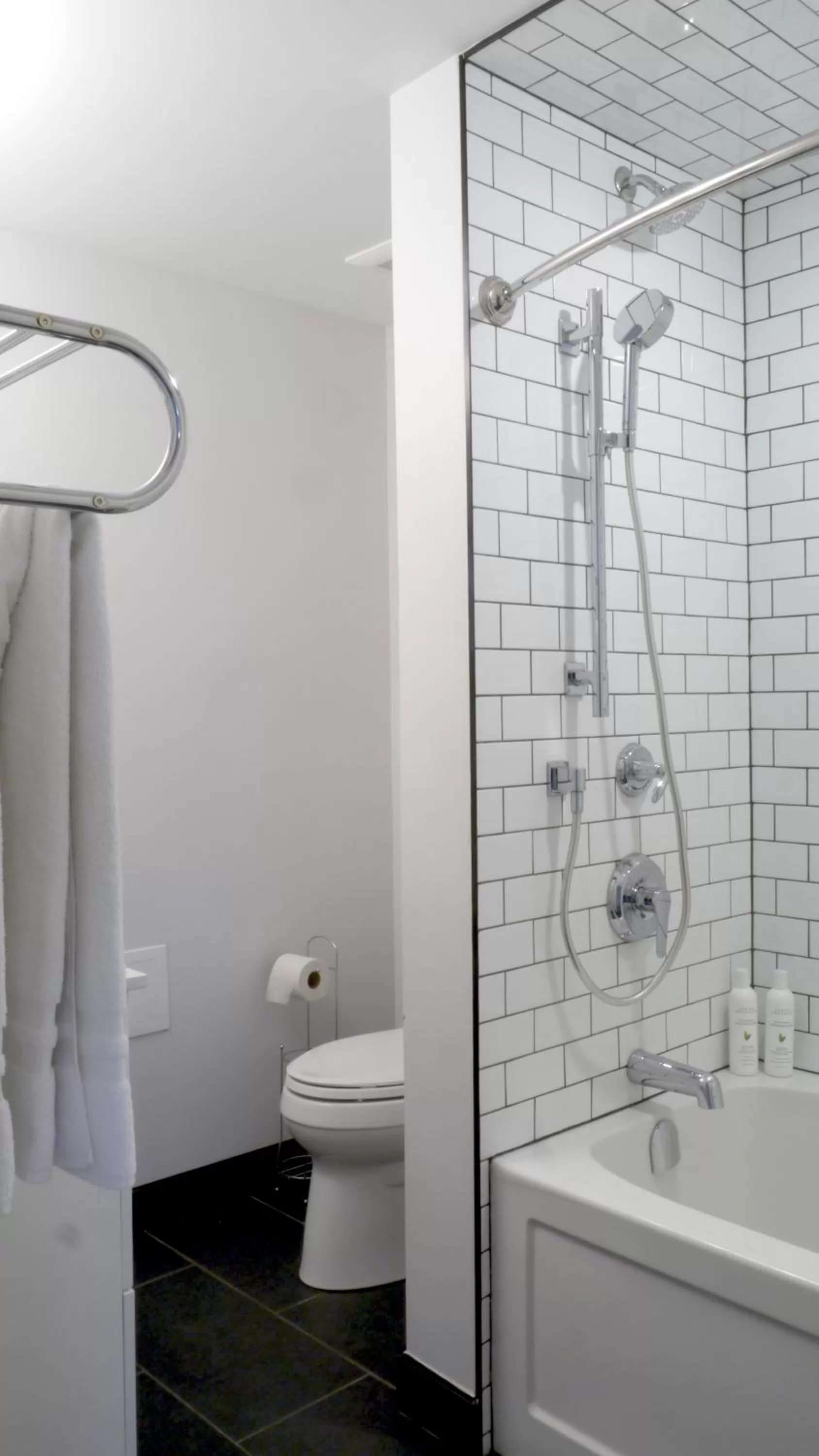 Bathroom in South Landing Inn