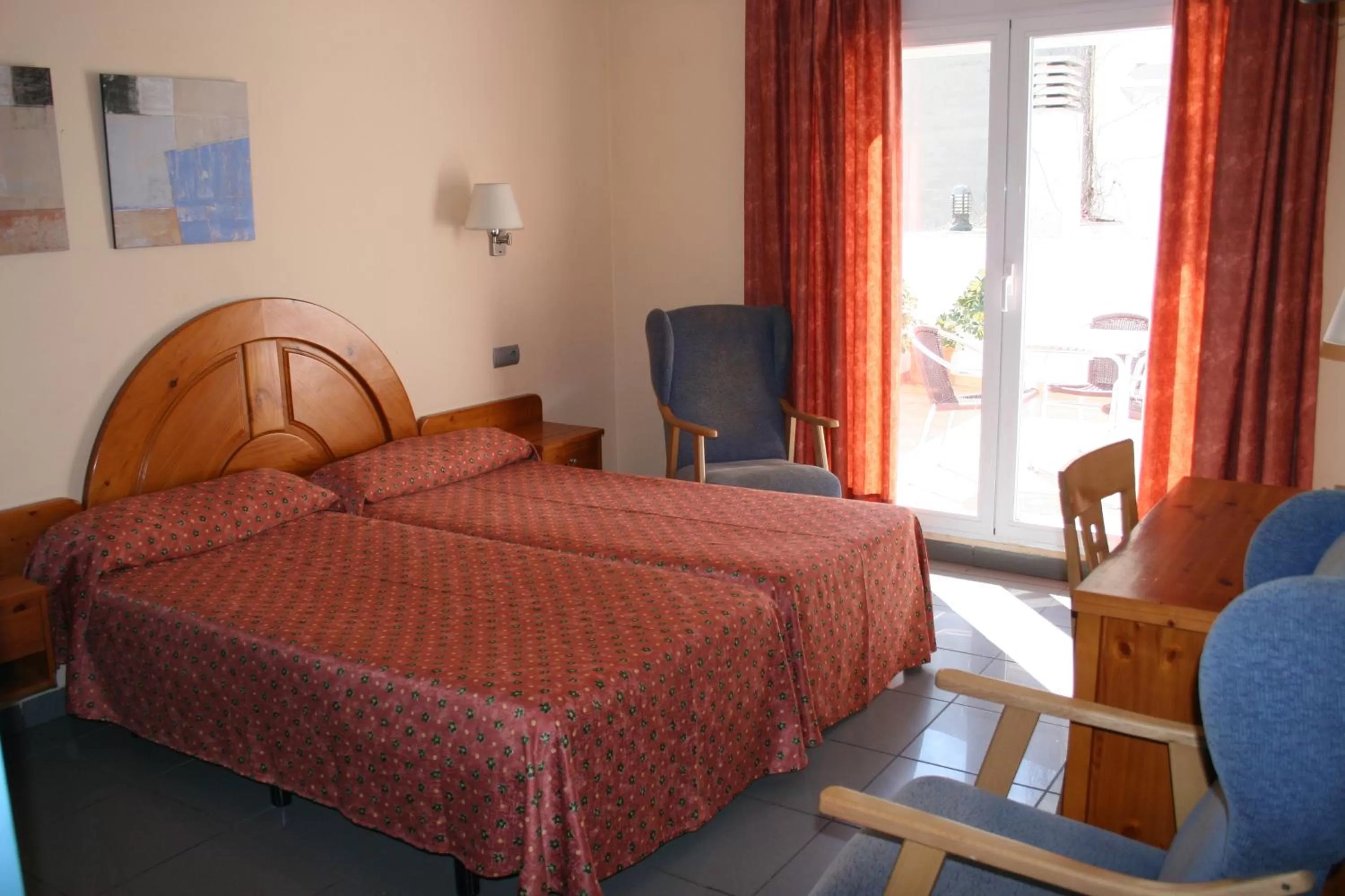 Twin Room in El Pinche de Oro