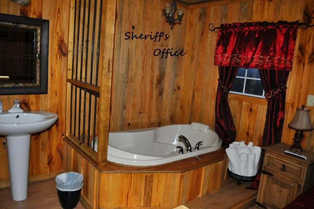 Bath, Bathroom in Diamonds Old West