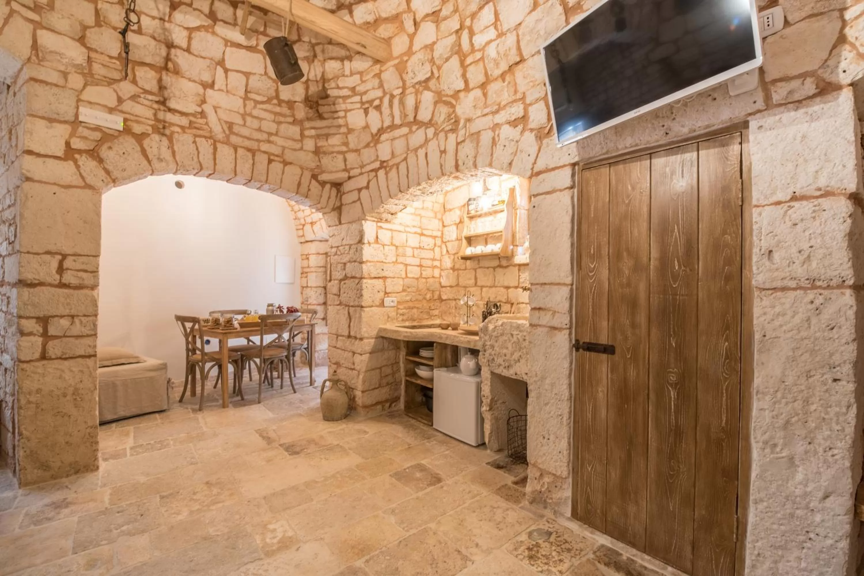 TV/Entertainment Center in Trulli Antichi Mestieri - Widespread Trulli in the historic center