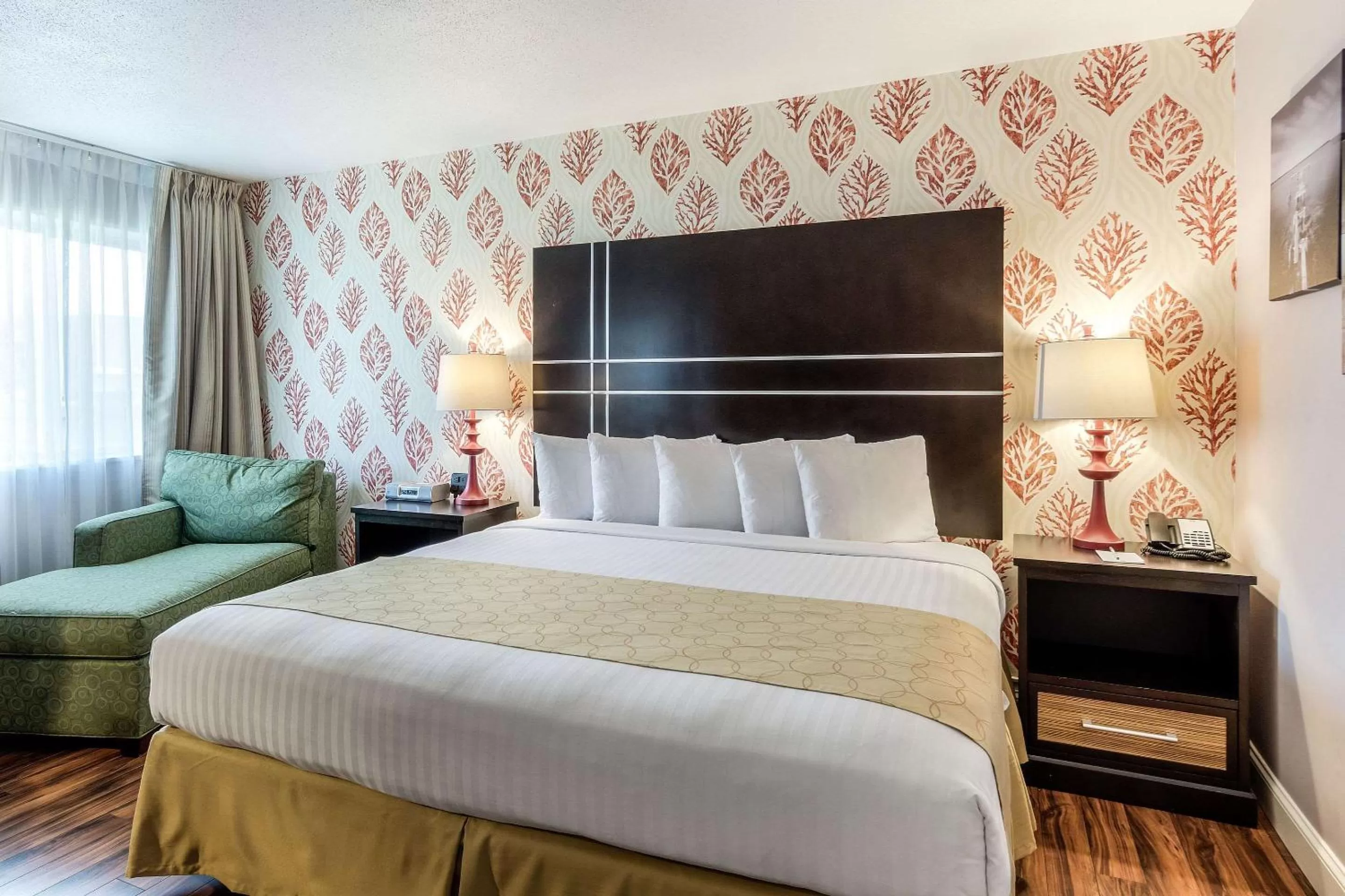 Photo of the whole room, Bed in Clarion Hotel Seekonk - Providence