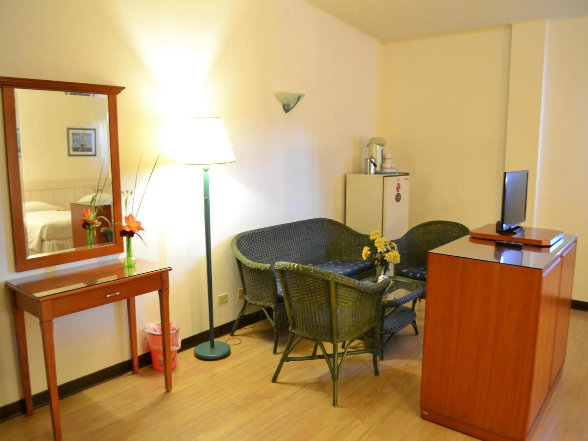 Living room in West Plaza Downtown