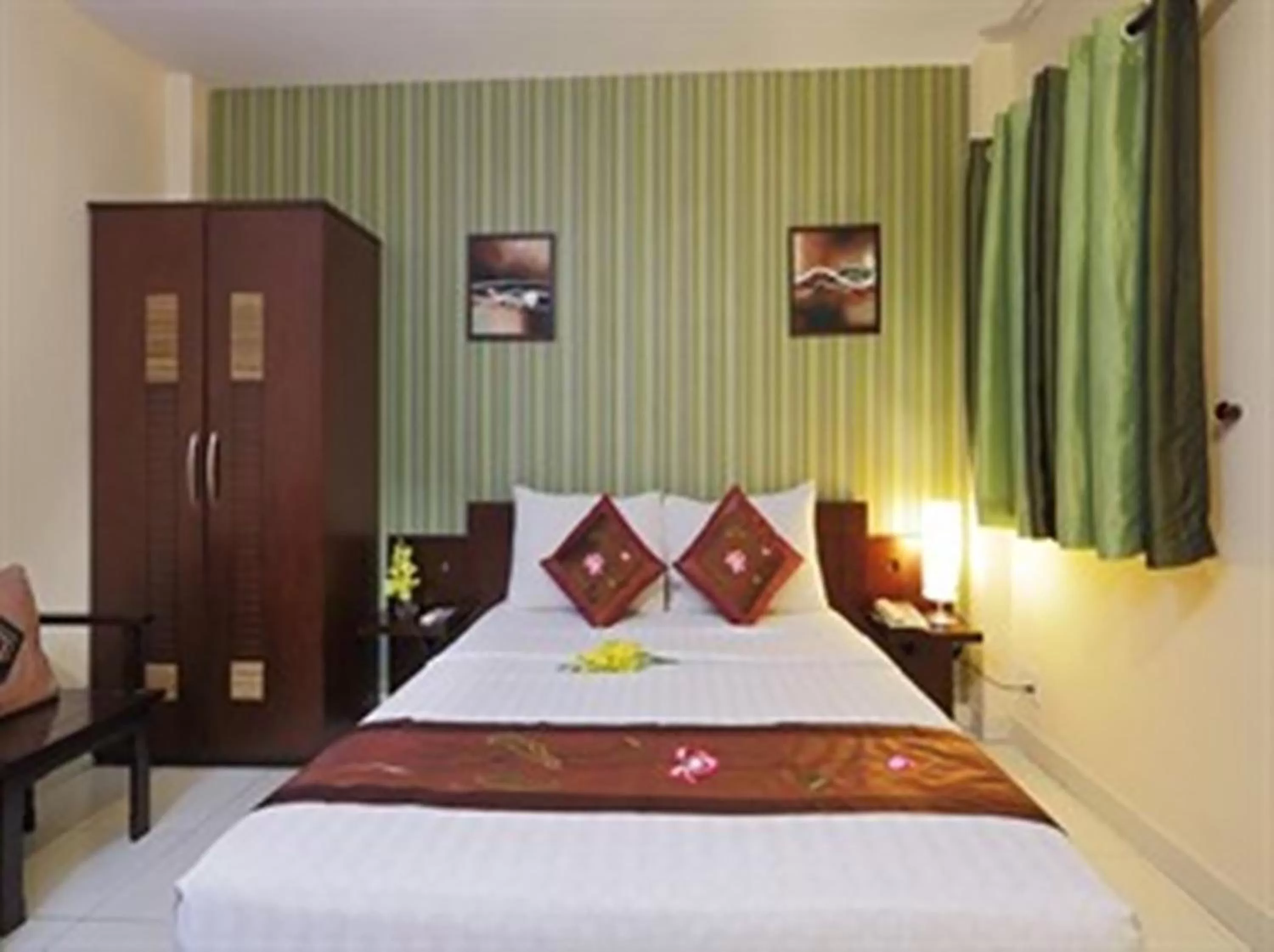 Bed in Sen Sai Gon Hotel - Ben Thanh Market