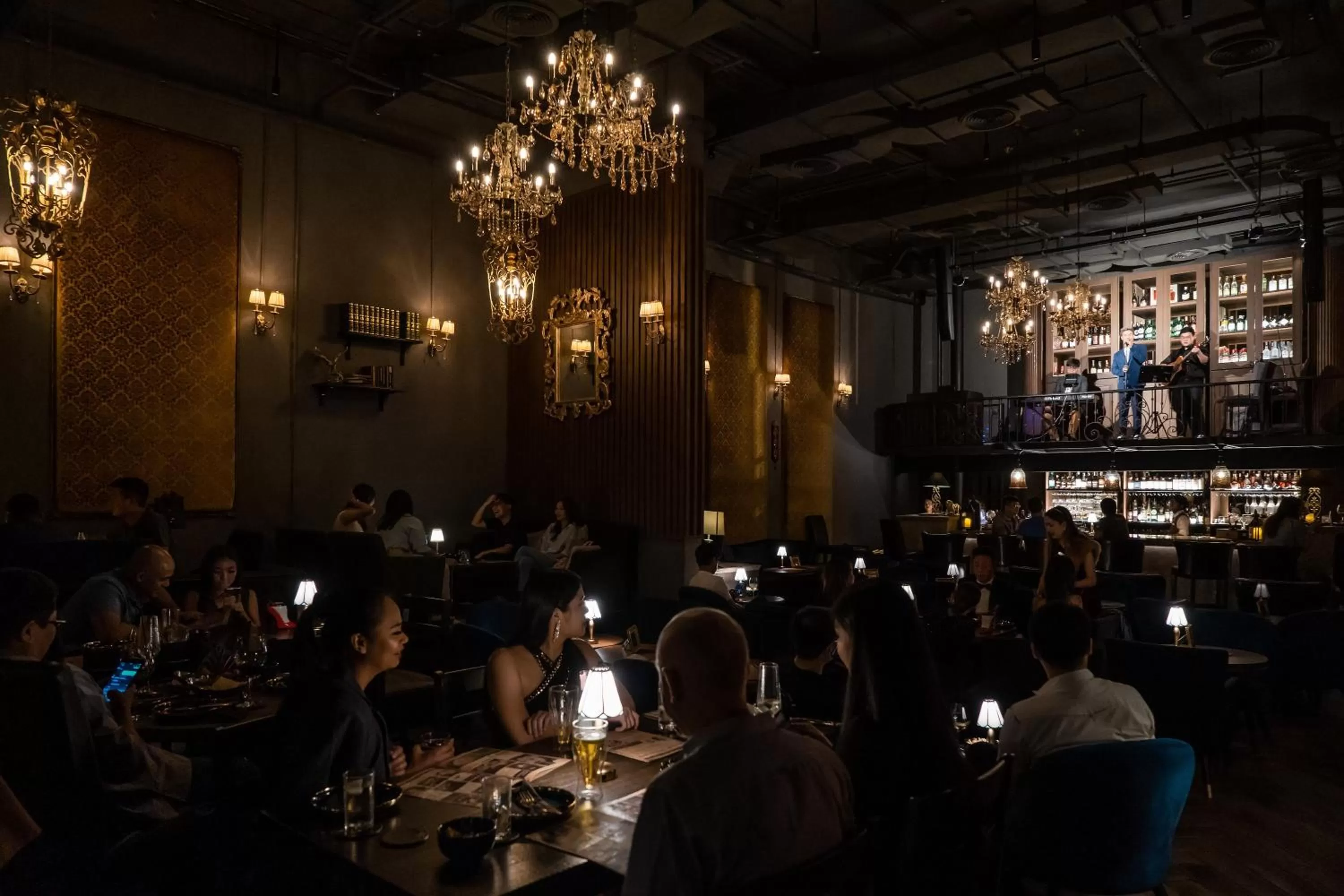 Lounge or bar in The Coach Hotel Sukhumvit - Asok BTS Bangkok