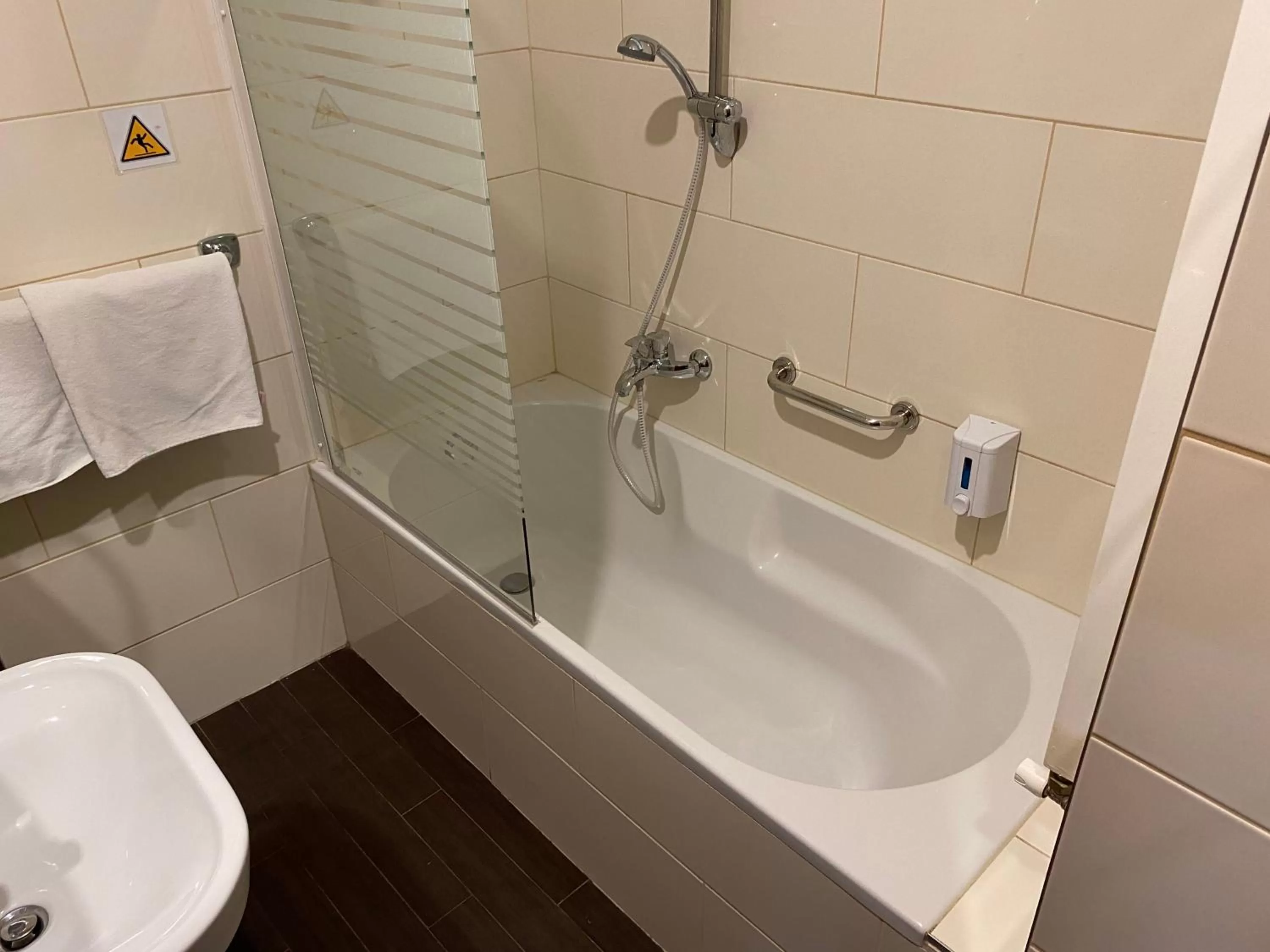 Bathroom in Gold Hotel Budapest