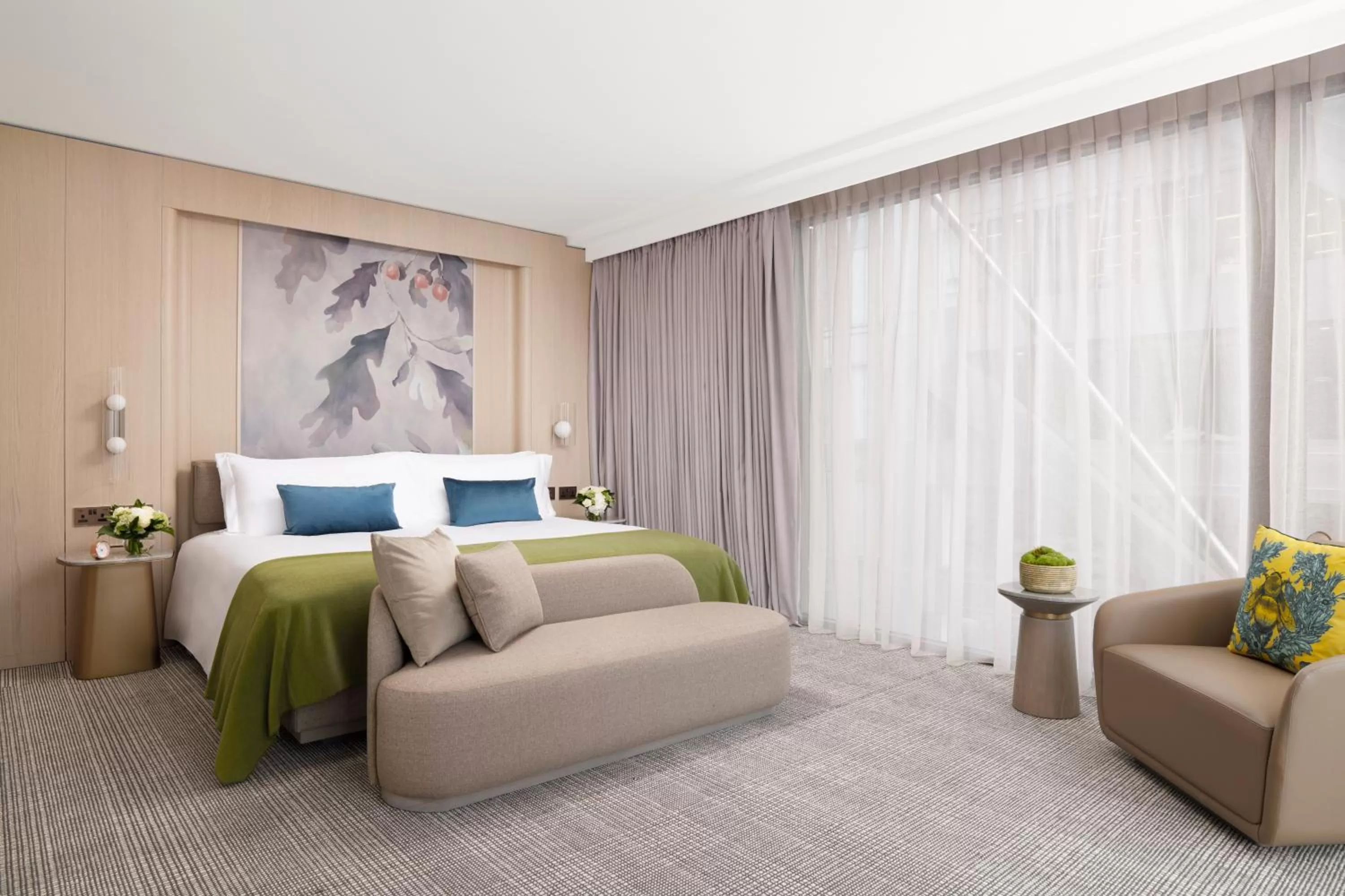 Bedroom, Bed in Pan Pacific London