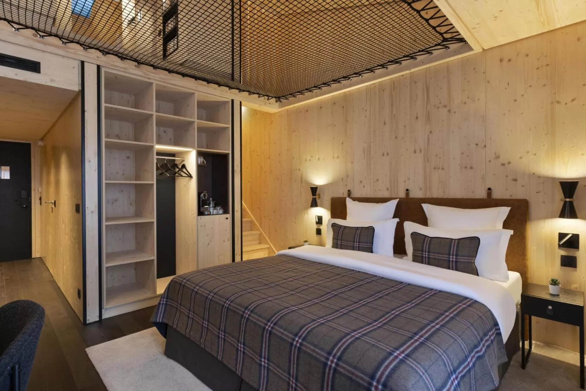 Photo of the whole room, Bed in St-Alban Hotel & Spa