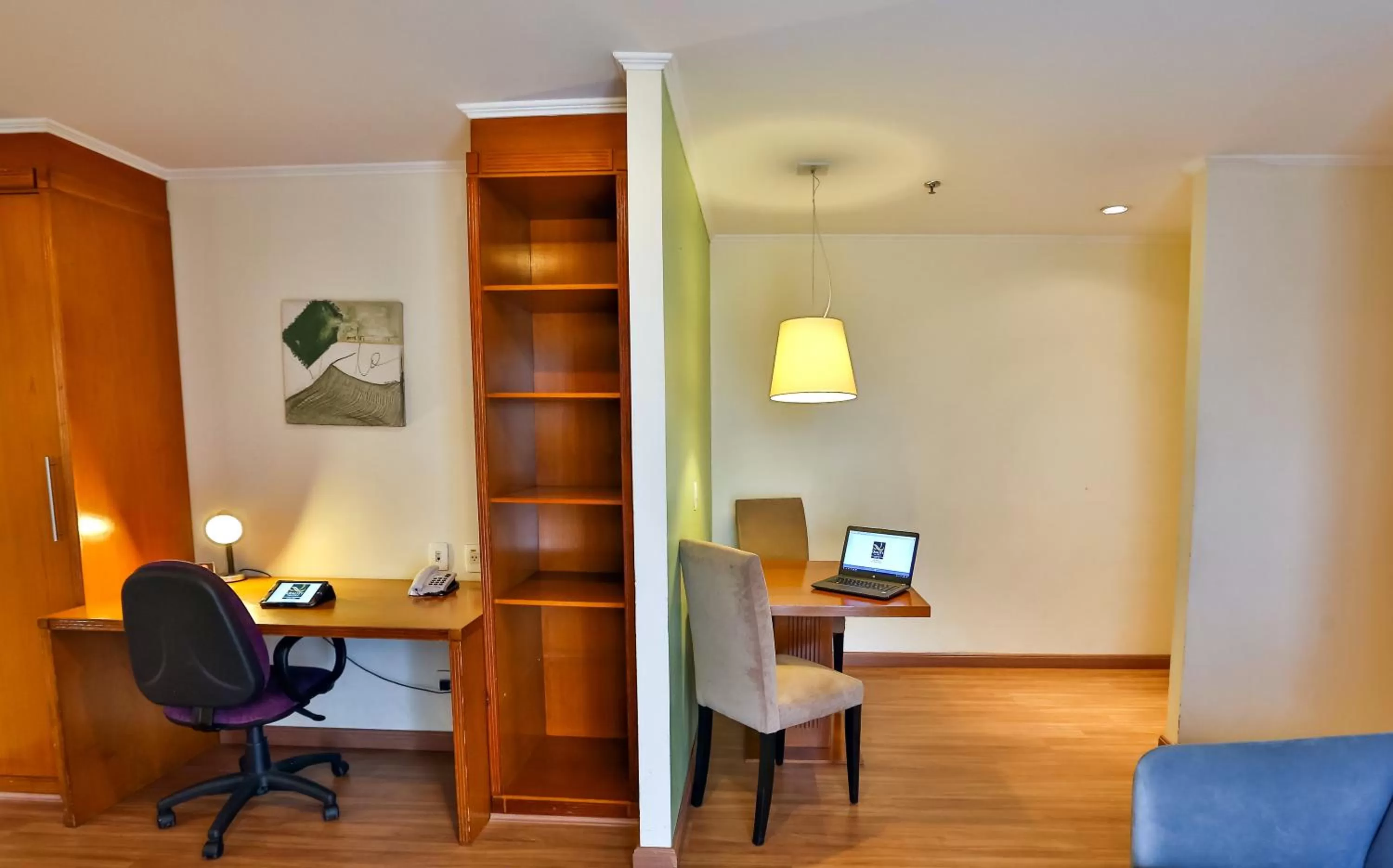 Seating area in Quality Suites Vila Olimpia