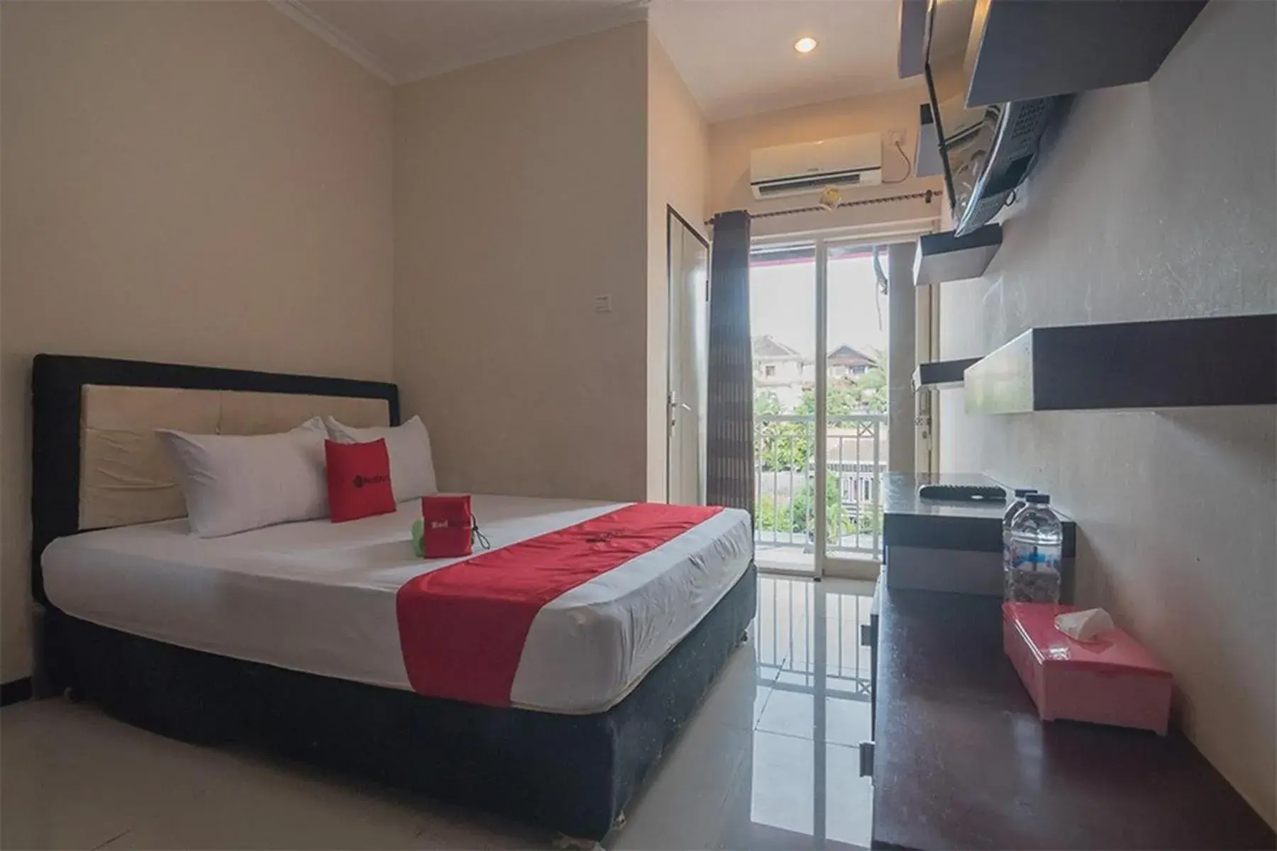 RedDoorz near E Walk Mall Balikpapan RedDoorz near E Walk Mall Balikpapan