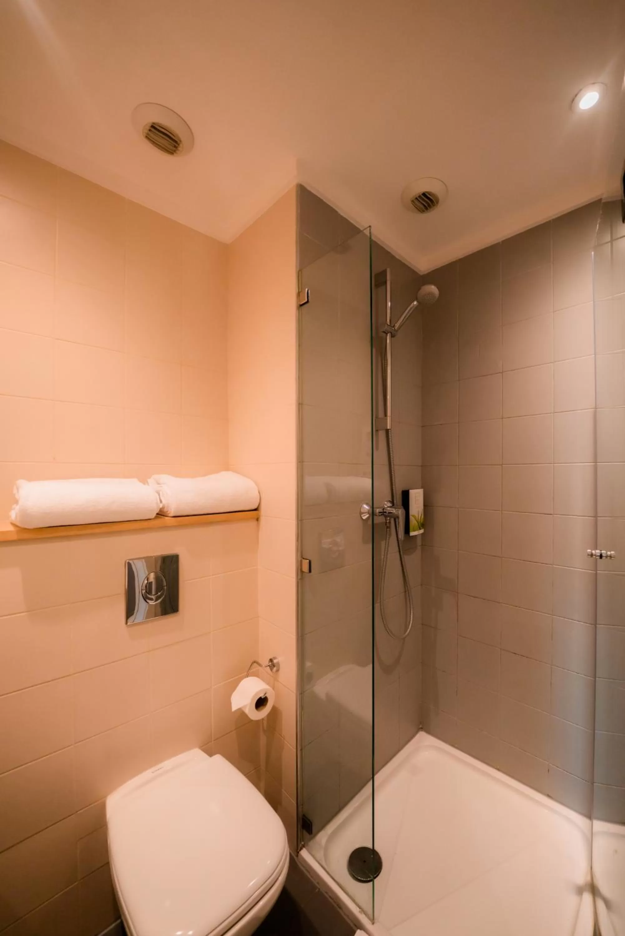 Shower in Premiere Classe Casablanca Centre Ville