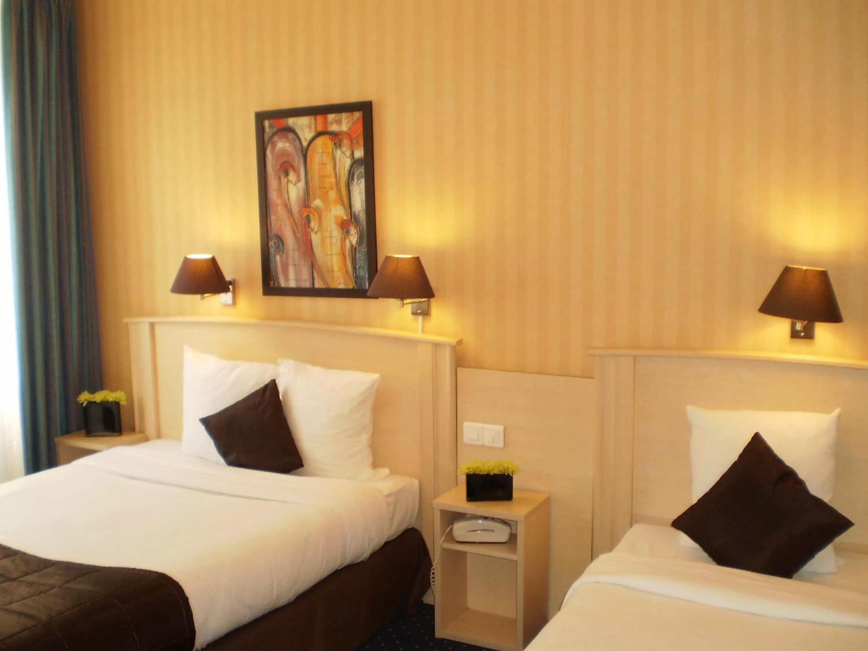 Family Room in Hotel Corona -Rodier-