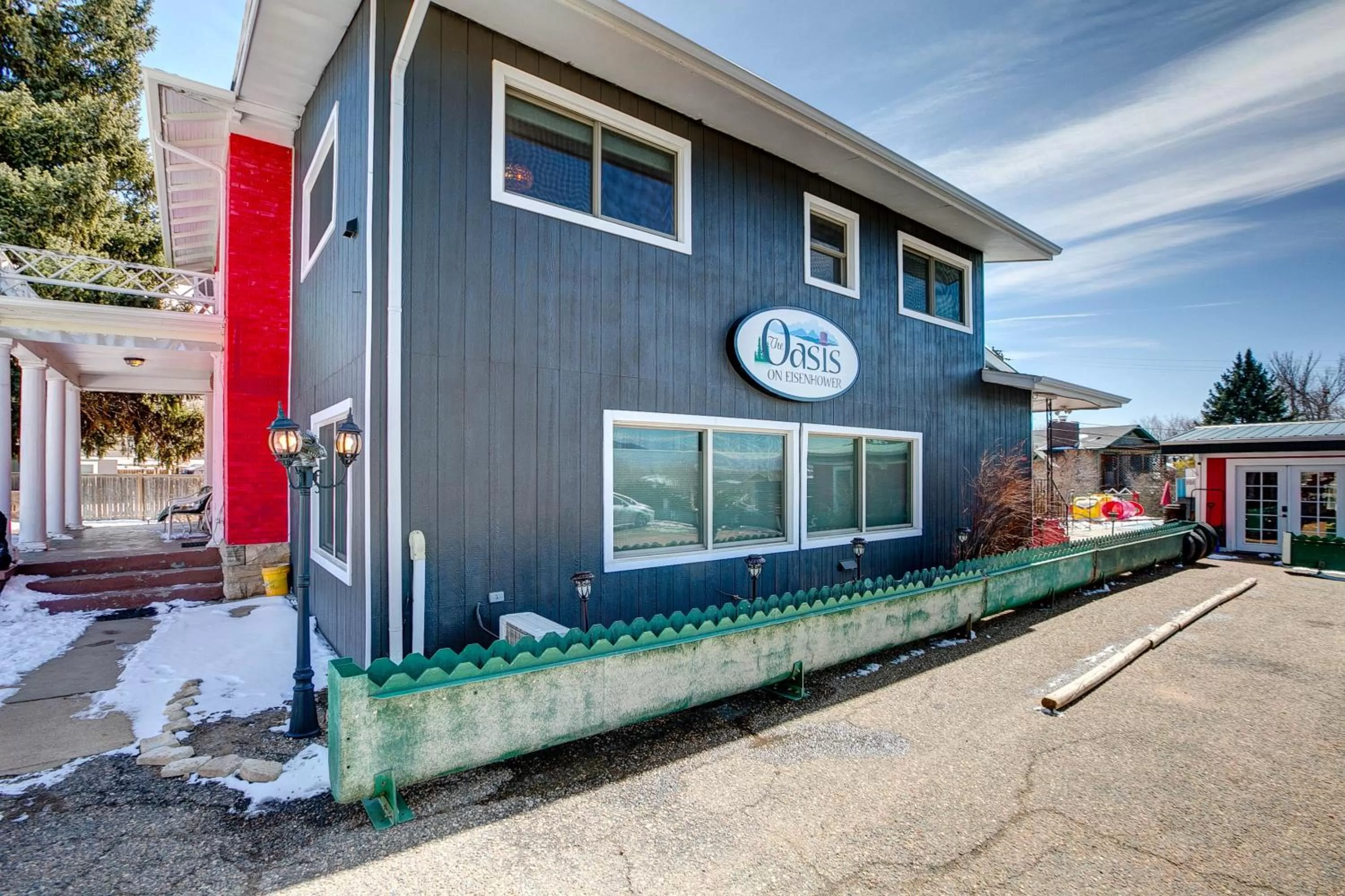 Property Building in The Oasis on Eisenhower