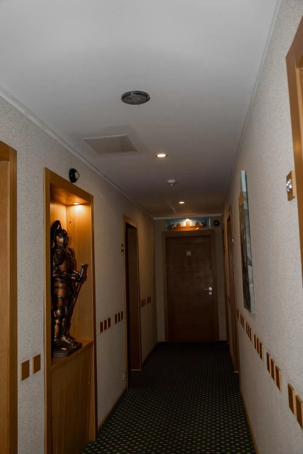 Logo/Certificate/Sign in Hotel Pils with Self-Check in