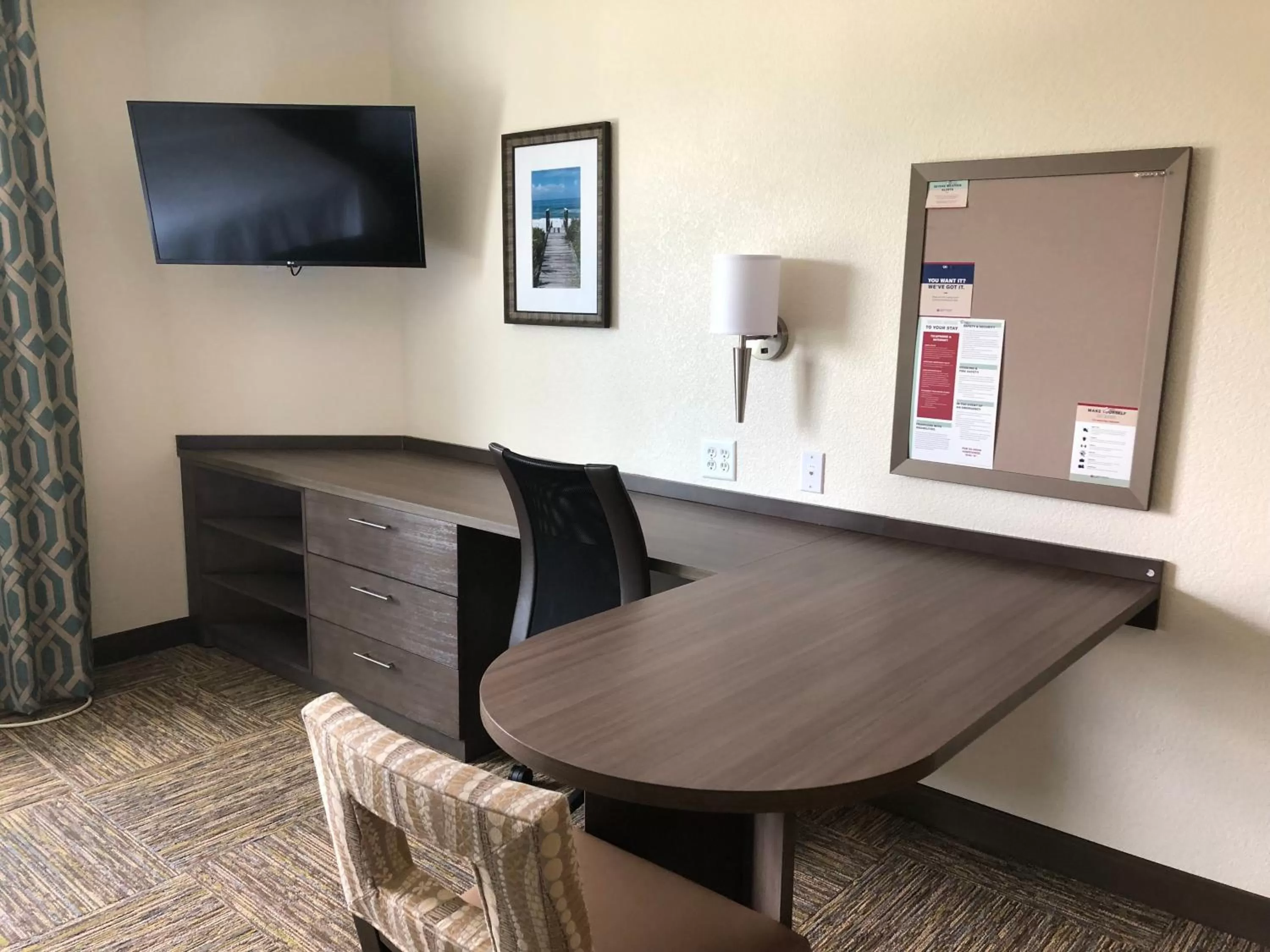 Dining area in Candlewood Suites - Panama City Beach Pier Park by IHG