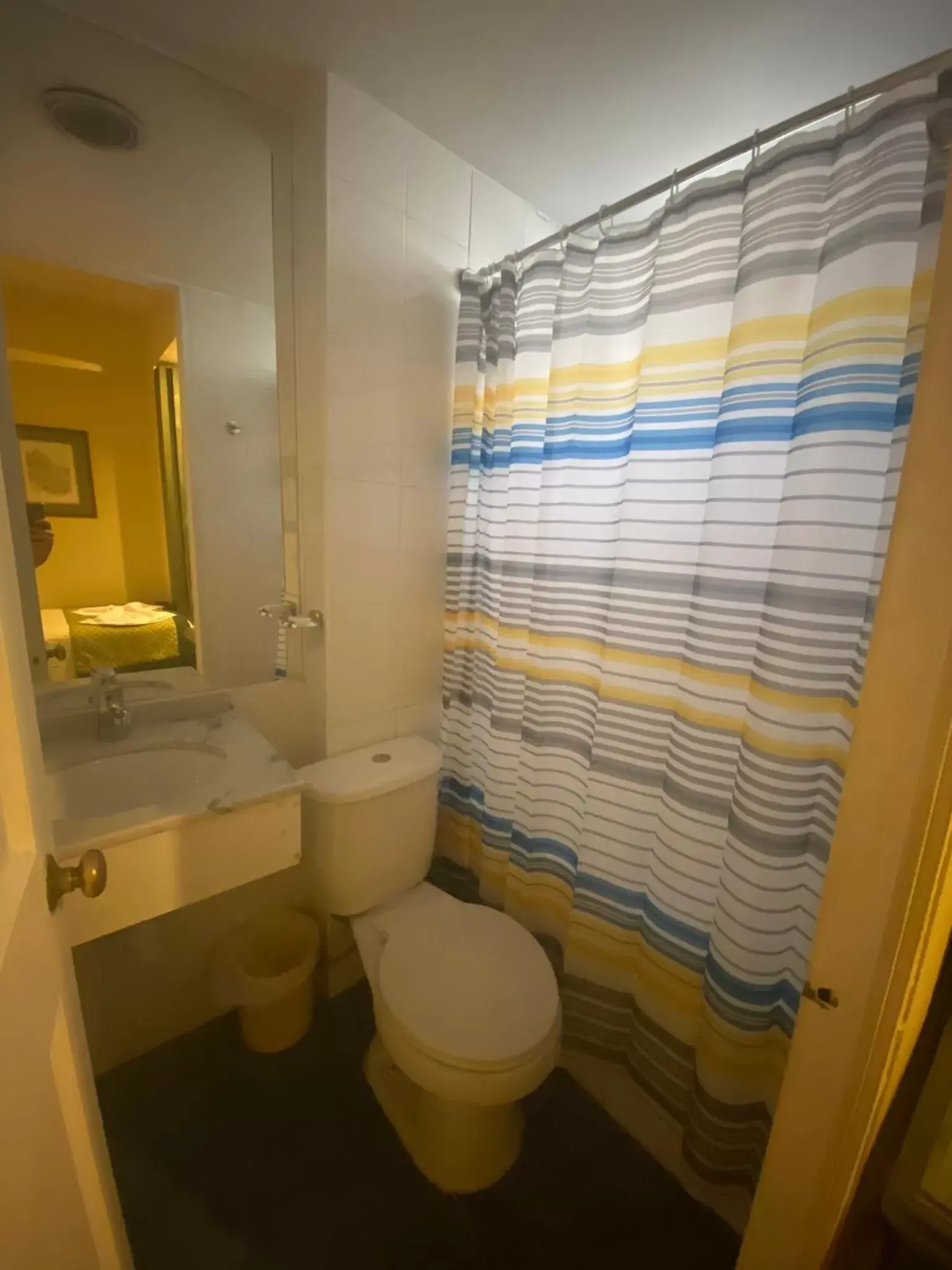 Single Room with Private Bathroom - single occupancy in Intimo Hotel Miraflores Single Room with Private Bathroom - single occupancy in Intimo Hotel Miraflores