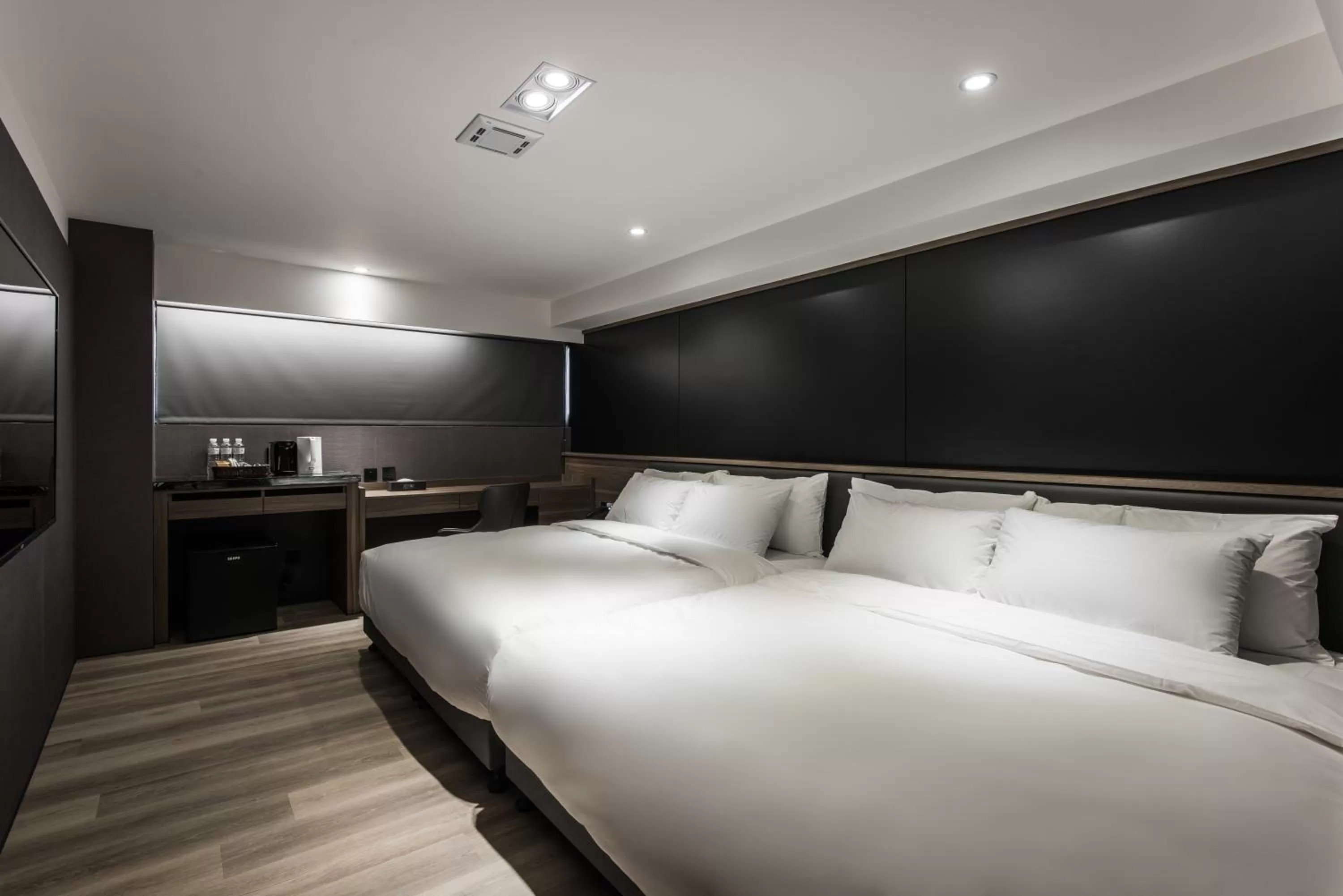 Bed in Autumn Willow Hotel