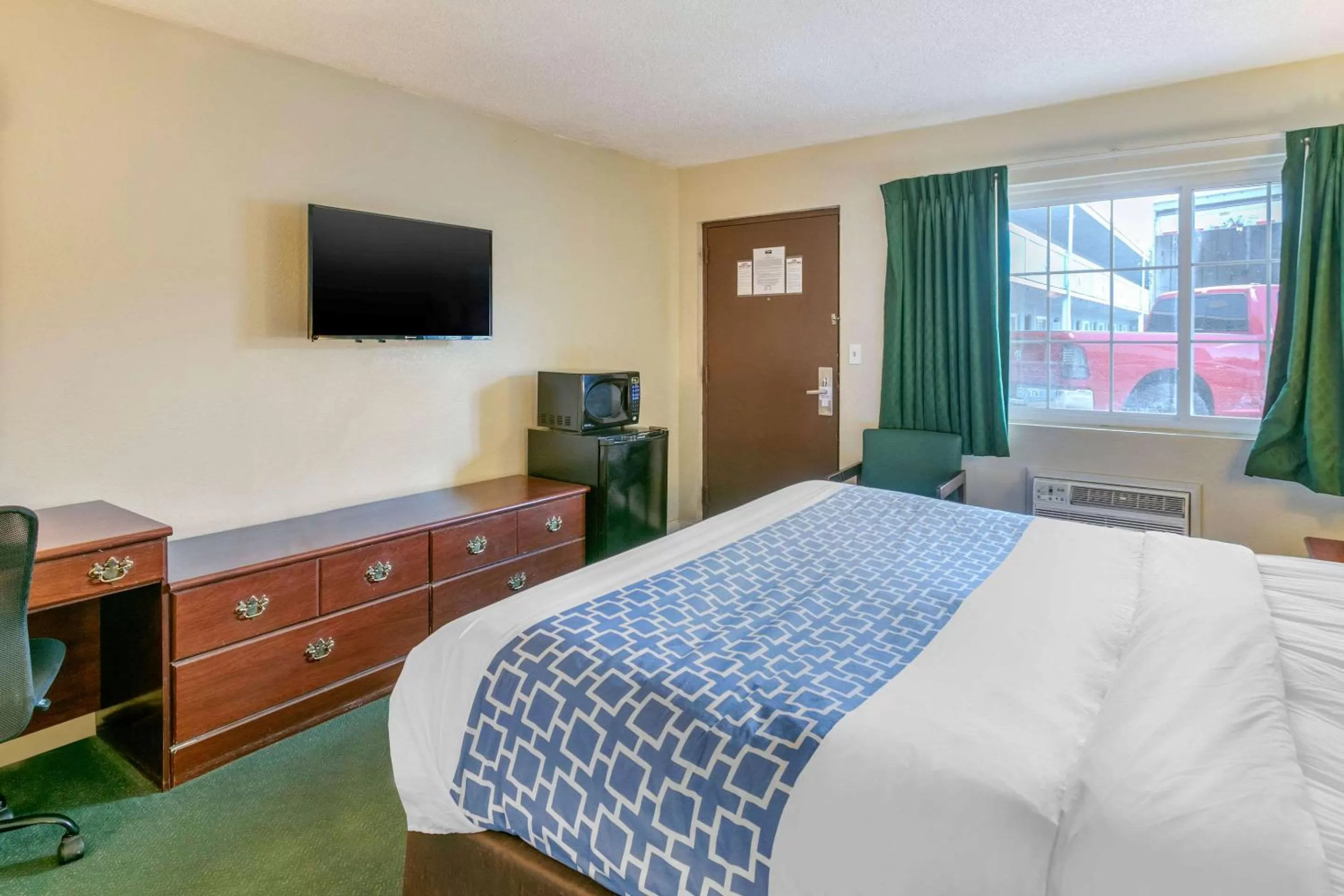 Photo of the whole room in Rodeway Inn Rawlins