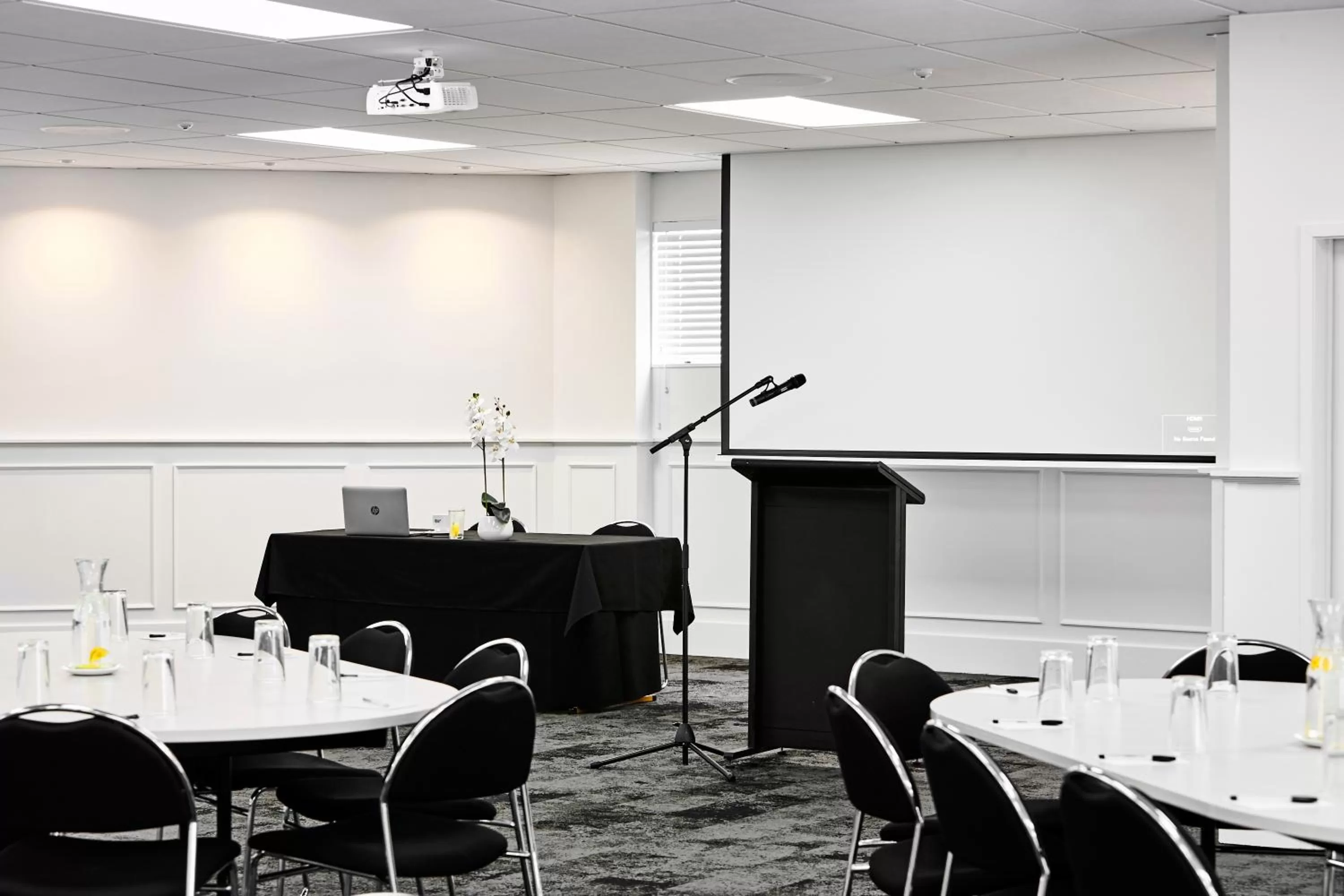 Meeting/conference room in Hotel Armitage and Conference Centre