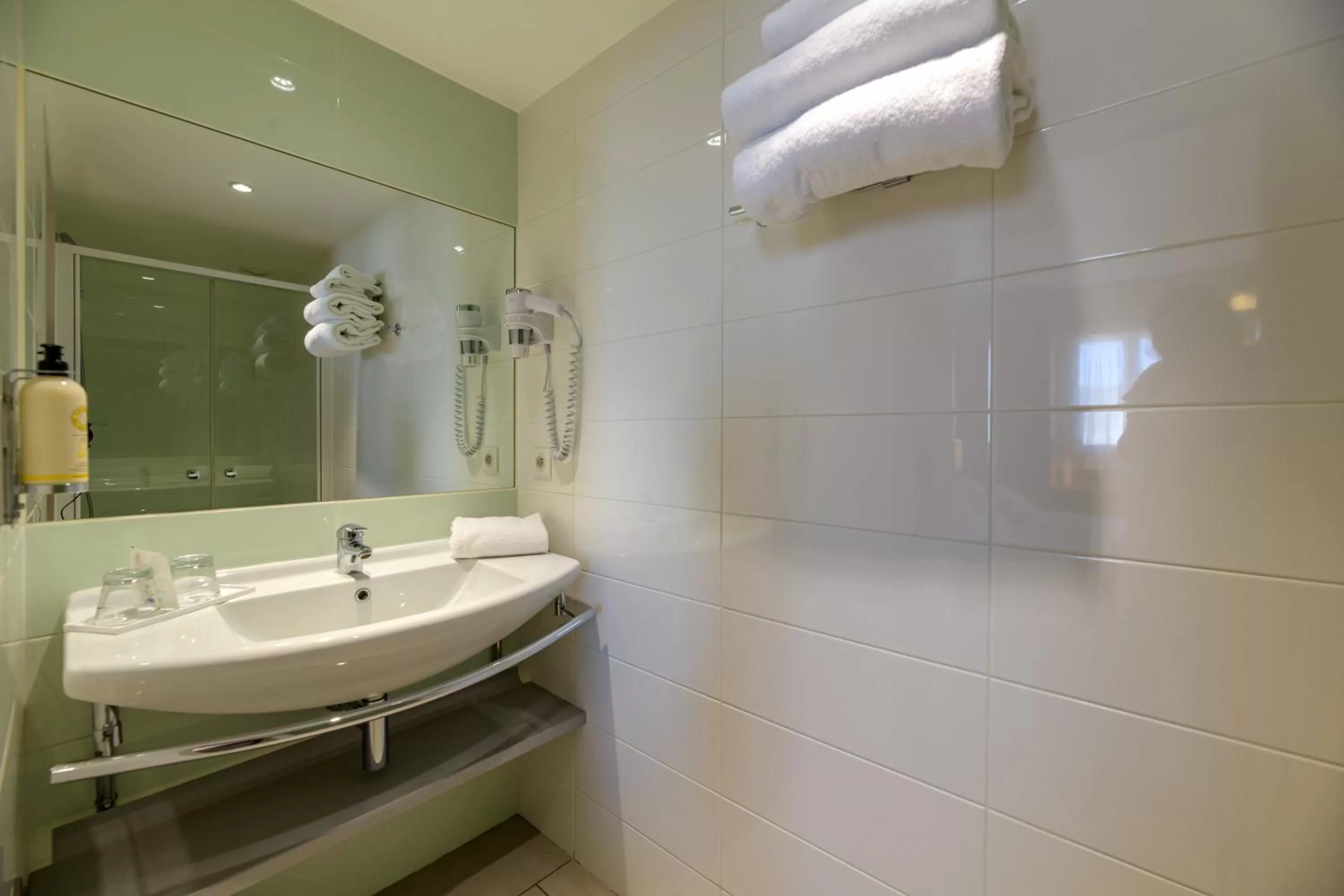 Bathroom in Best Western Plus Ajaccio Amirauté