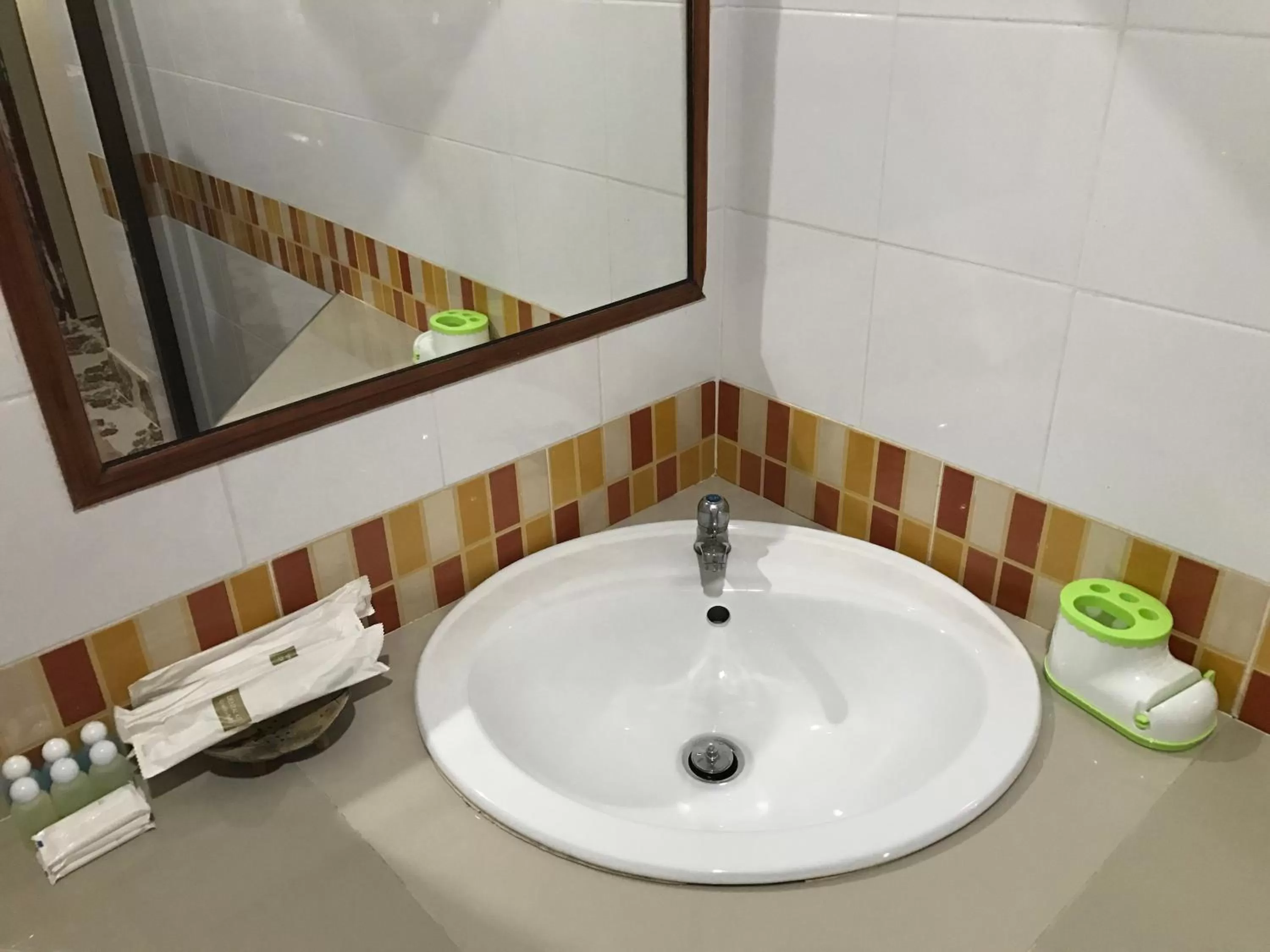 Shower, Bathroom in Fine Times Resort