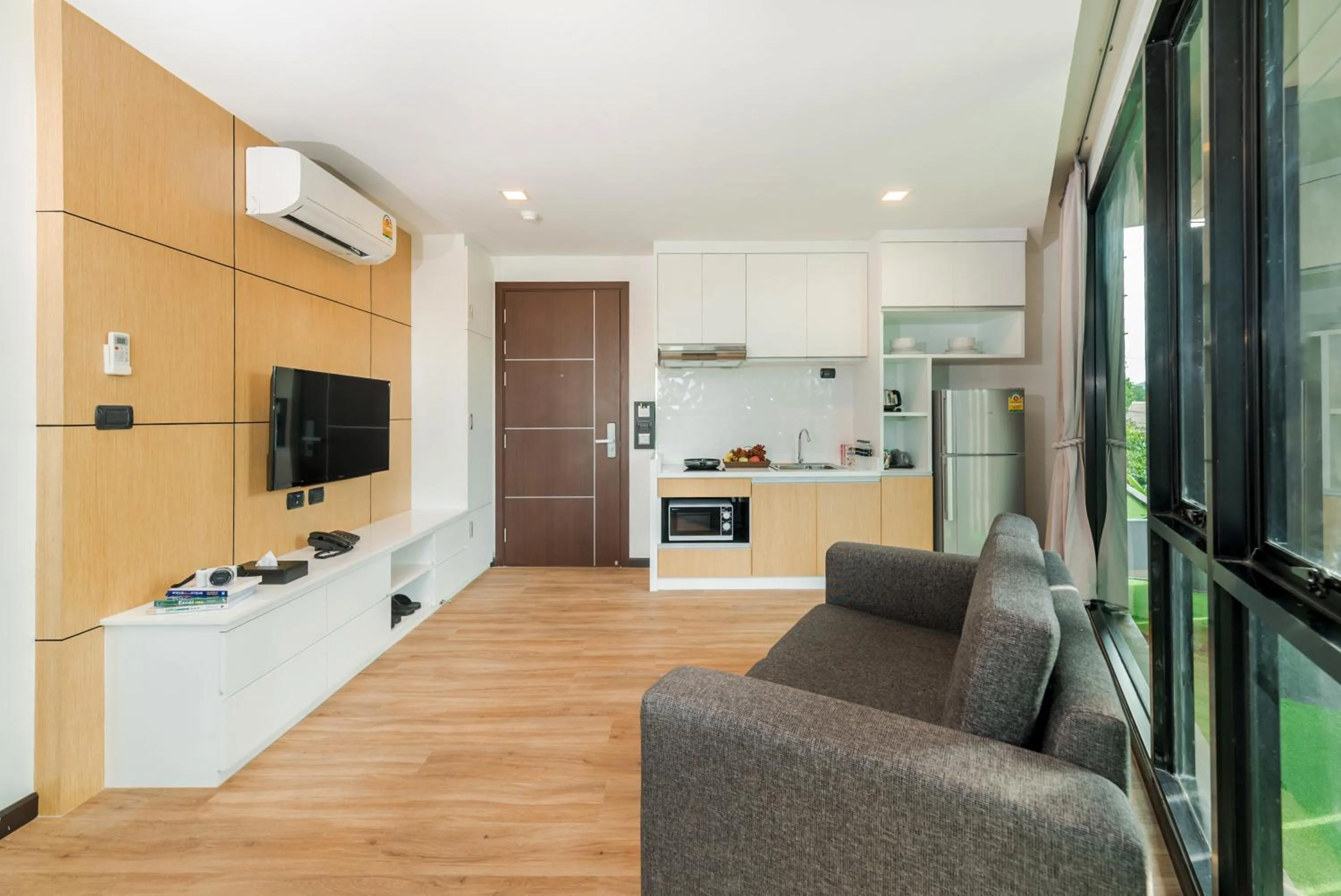 TV and multimedia in Pause and Play Hotel