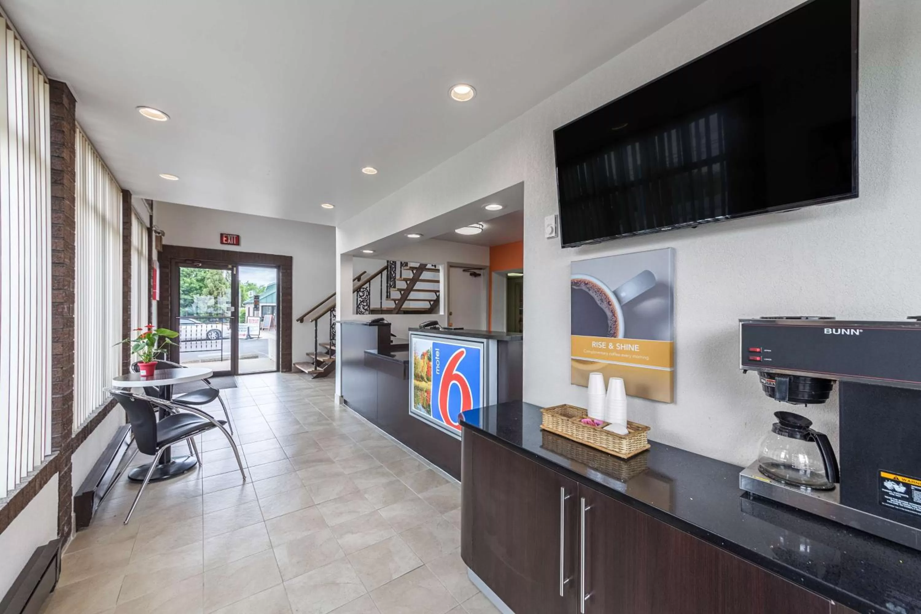 Lobby or reception in Motel 6-Warminster, PA