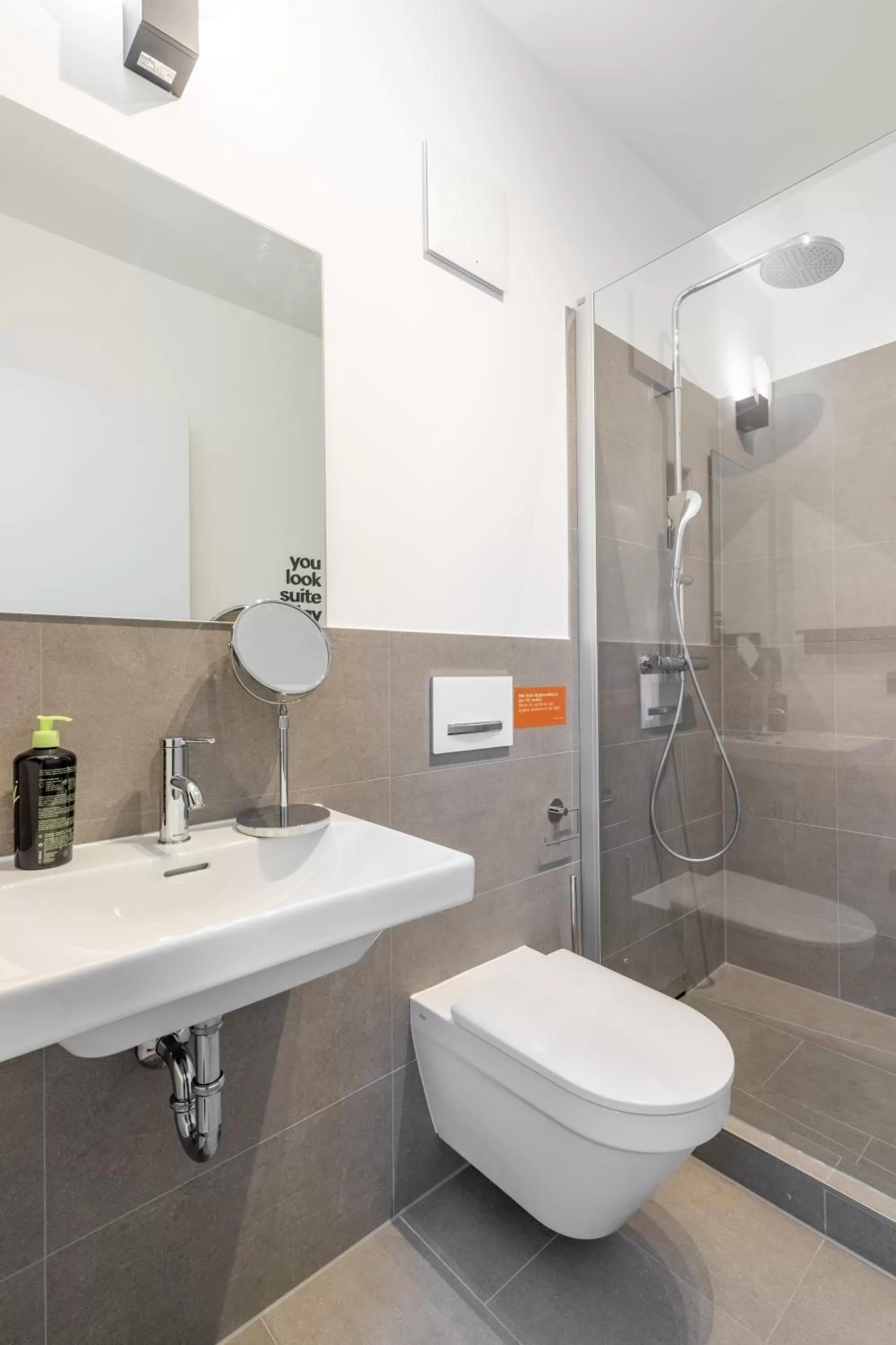 Bathroom in Limehome Rosenheim Gillitzerstraße