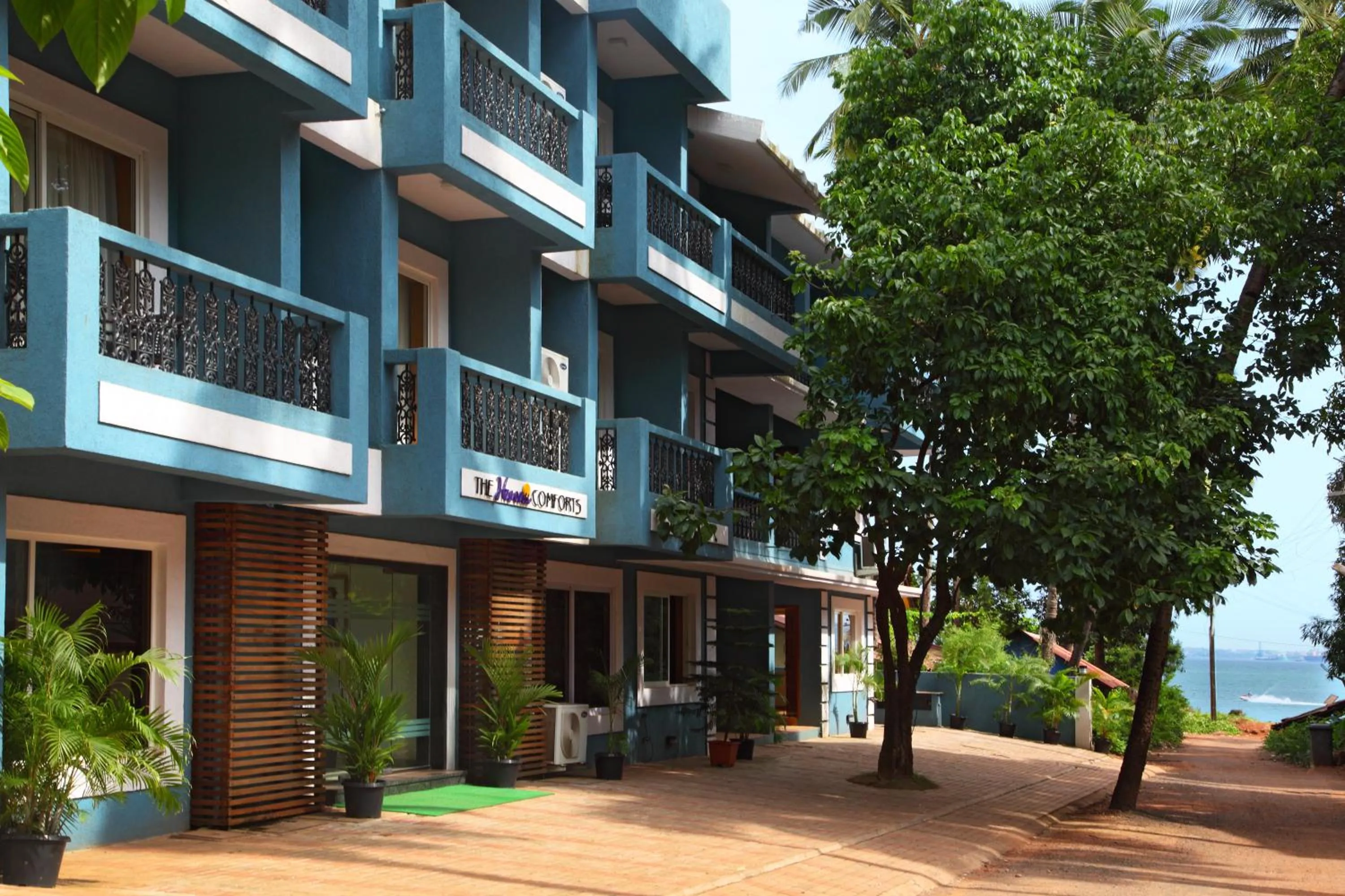 Property building in The Hawaii Comforts Panjim Donapaula