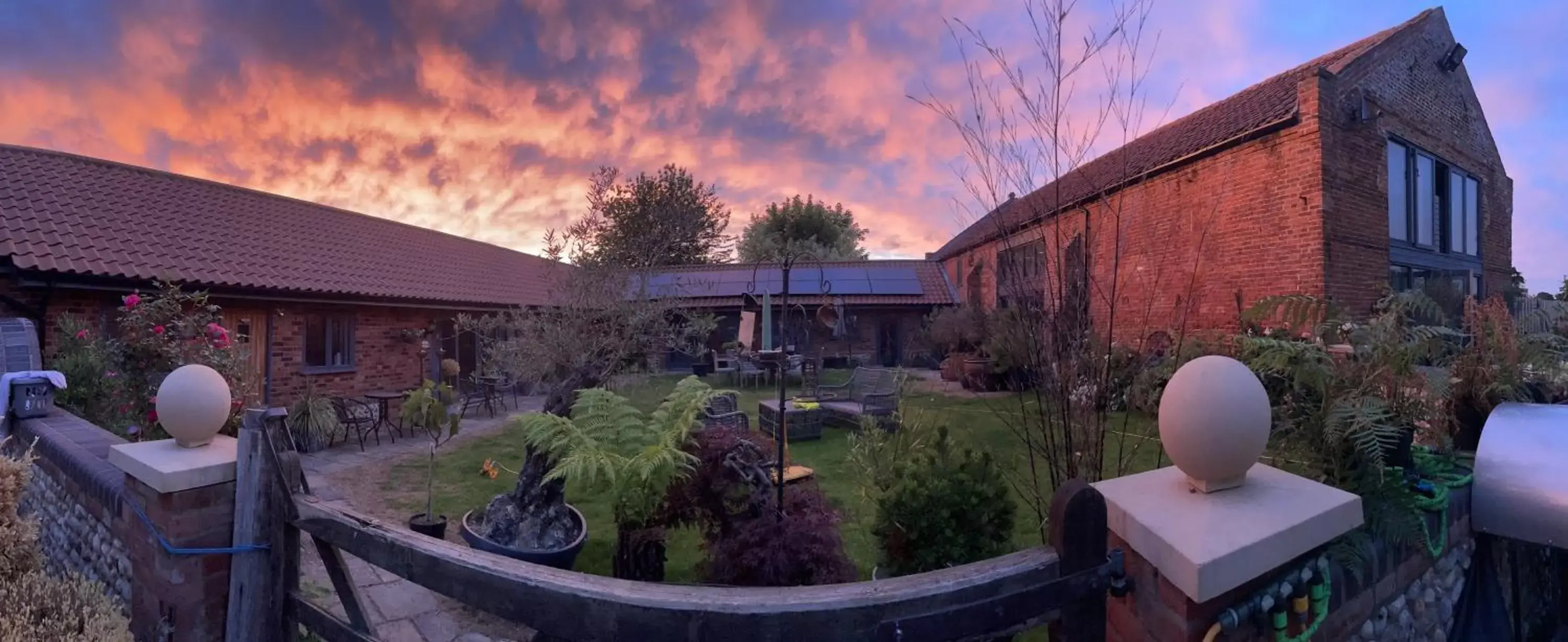 Bumble Barn Bed & Breakfast Bumble Barn Bed & Breakfast