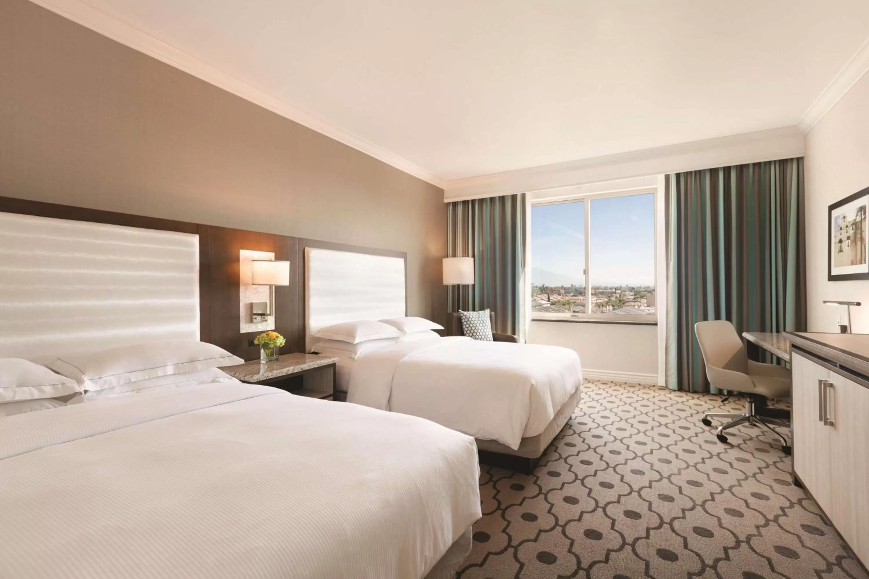 Bedroom, Bed in Hilton Los Angeles/San Gabriel