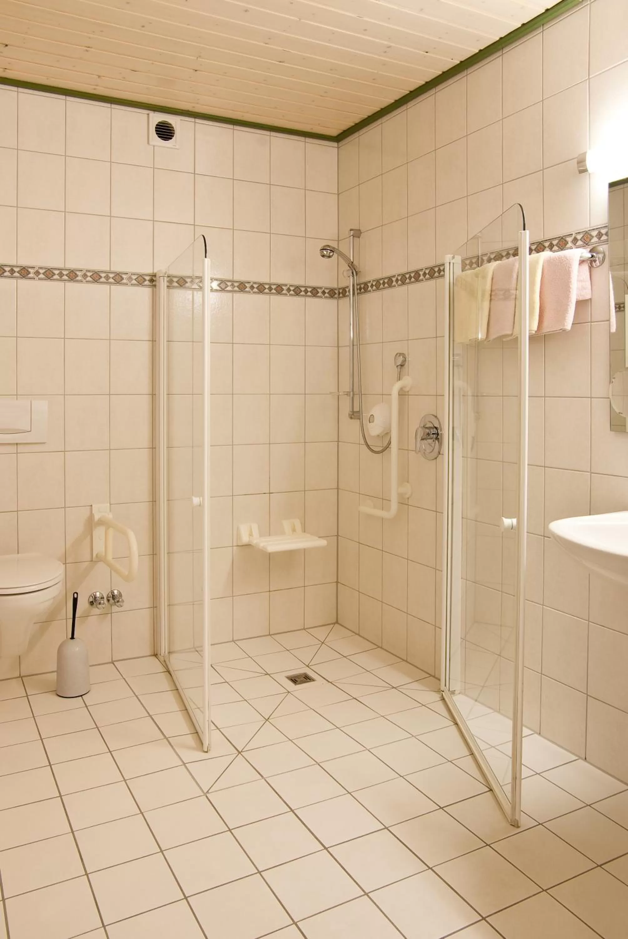 Bathroom in Landhotel Henkenhof Willingen