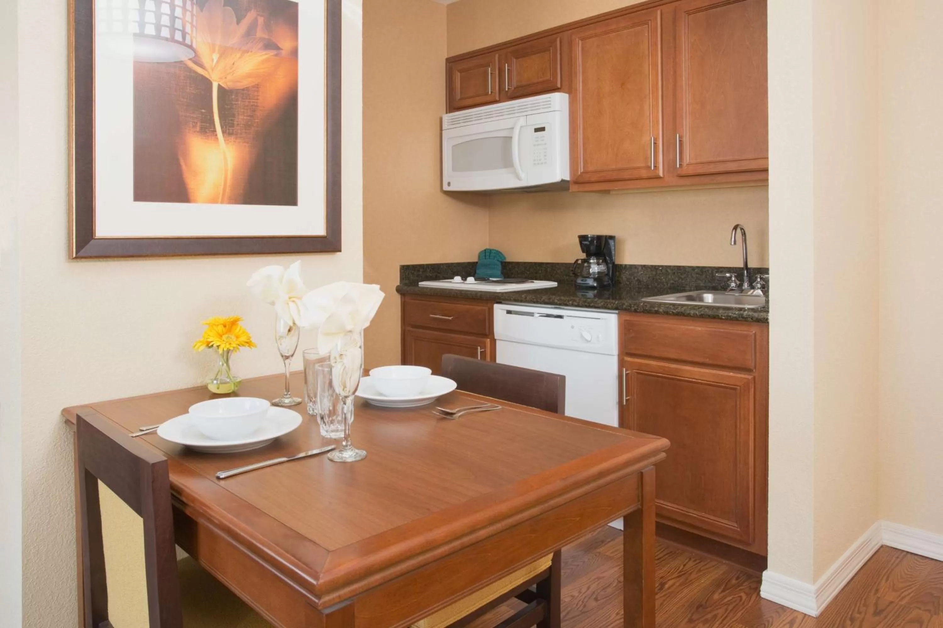 Kitchen or kitchenette in Homewood Suites by Hilton Yuma