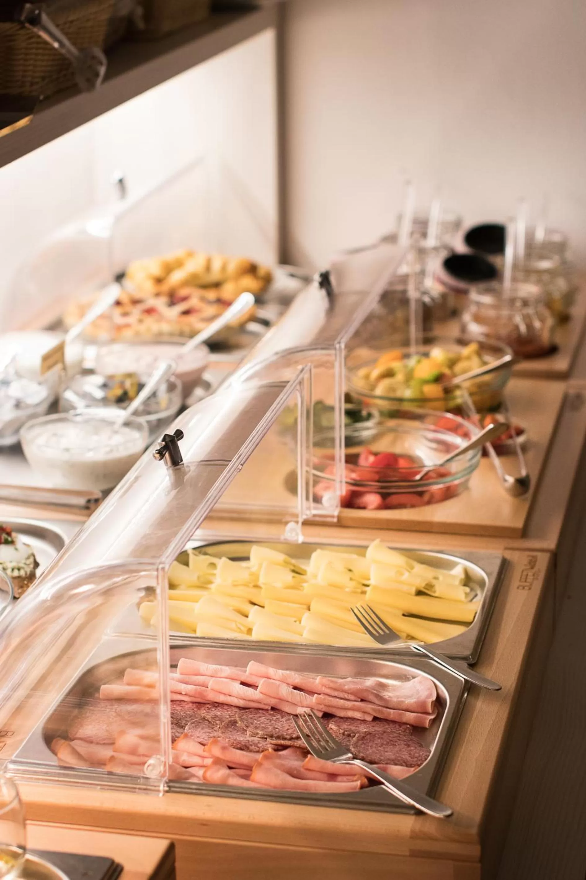 Buffet breakfast, Food in Hotel U Tří hrušek suites & apartments