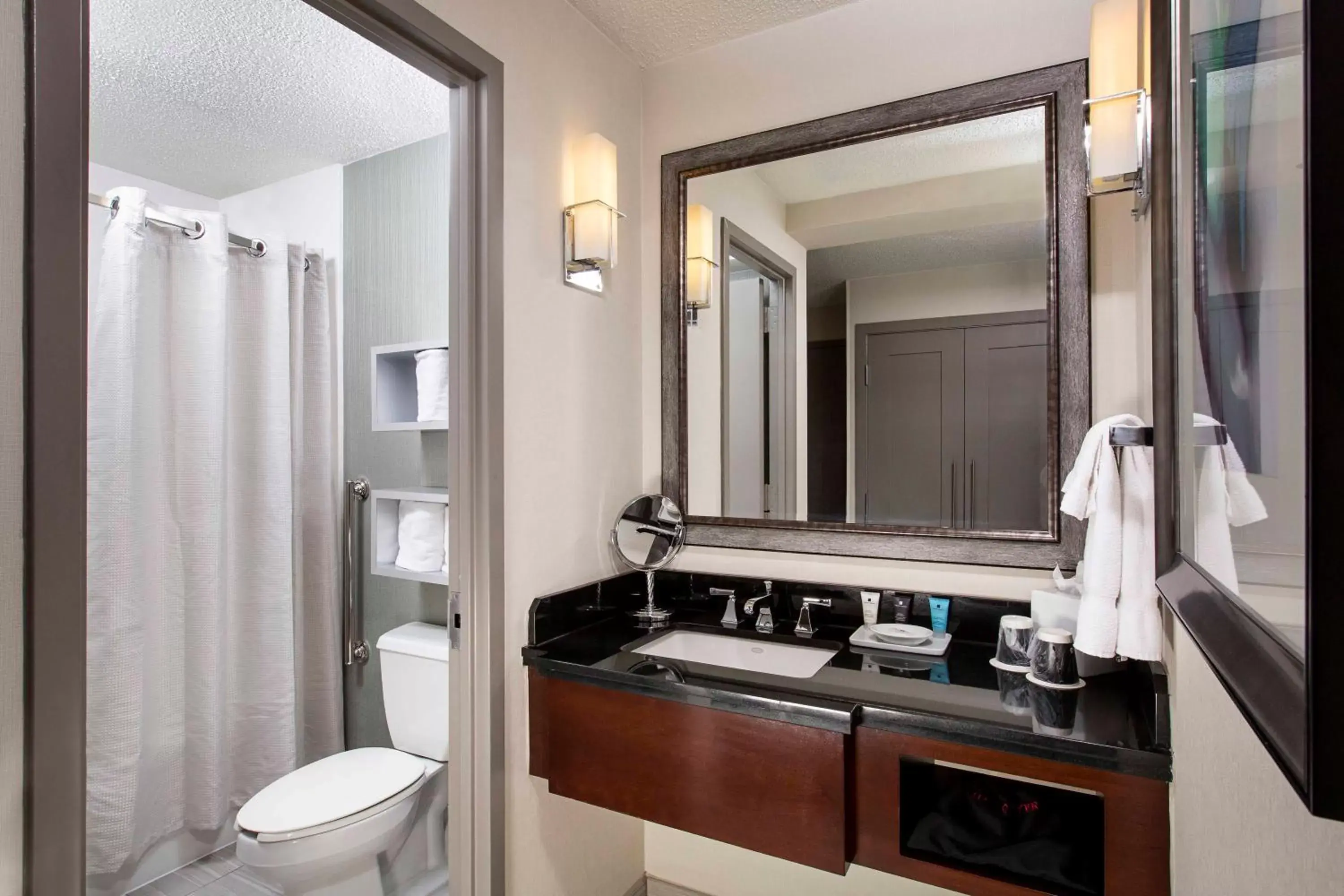 Standard Room with Two Queen Beds in Crowne Plaza Atlanta - Midtown by IHG Standard Room with Two Queen Beds in Crowne Plaza Atlanta - Midtown by IHG