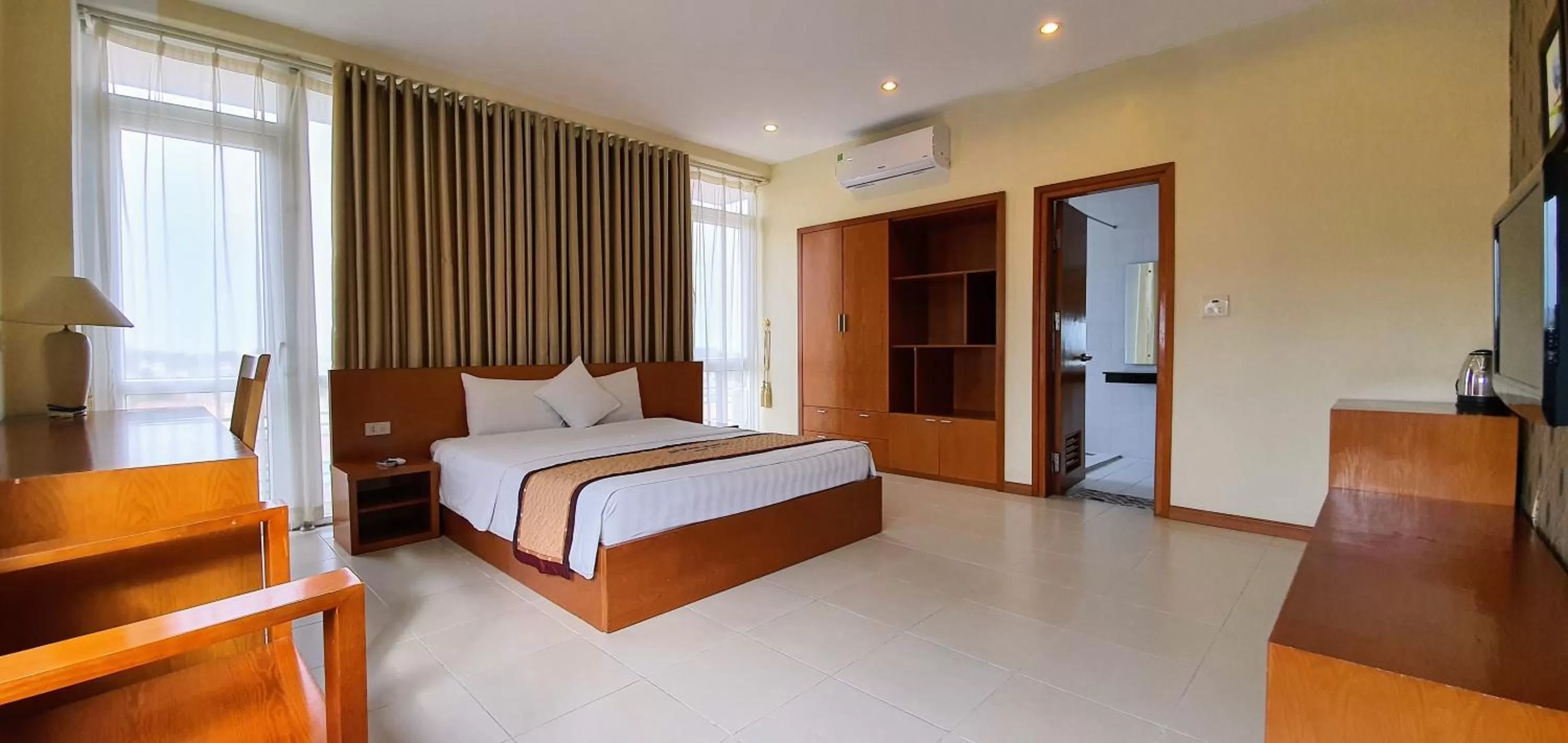Superior Double Room in The Queen Hotel Ninh Binh