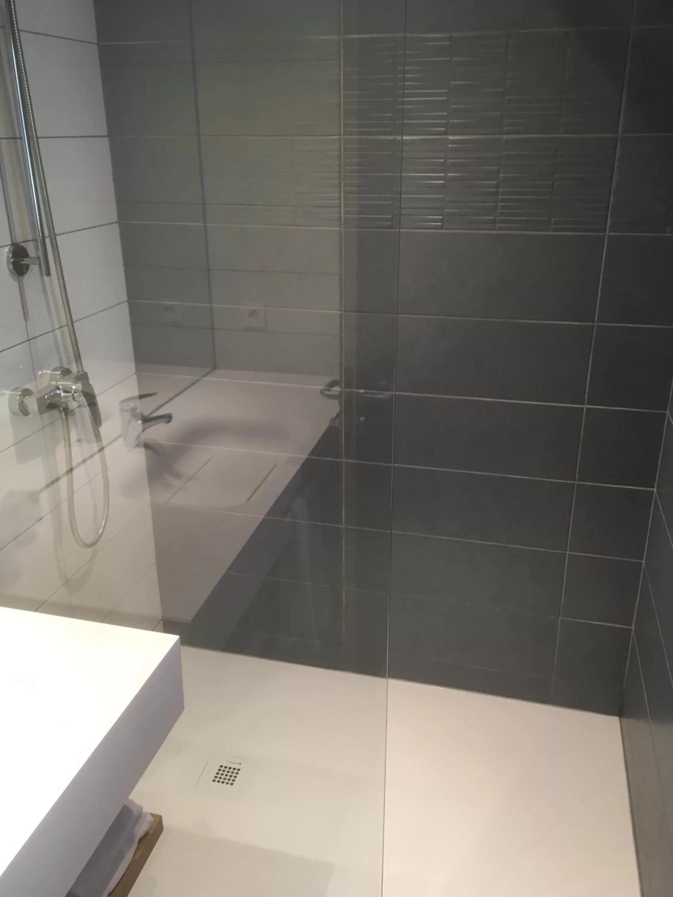 Shower in Hotel De Quebec