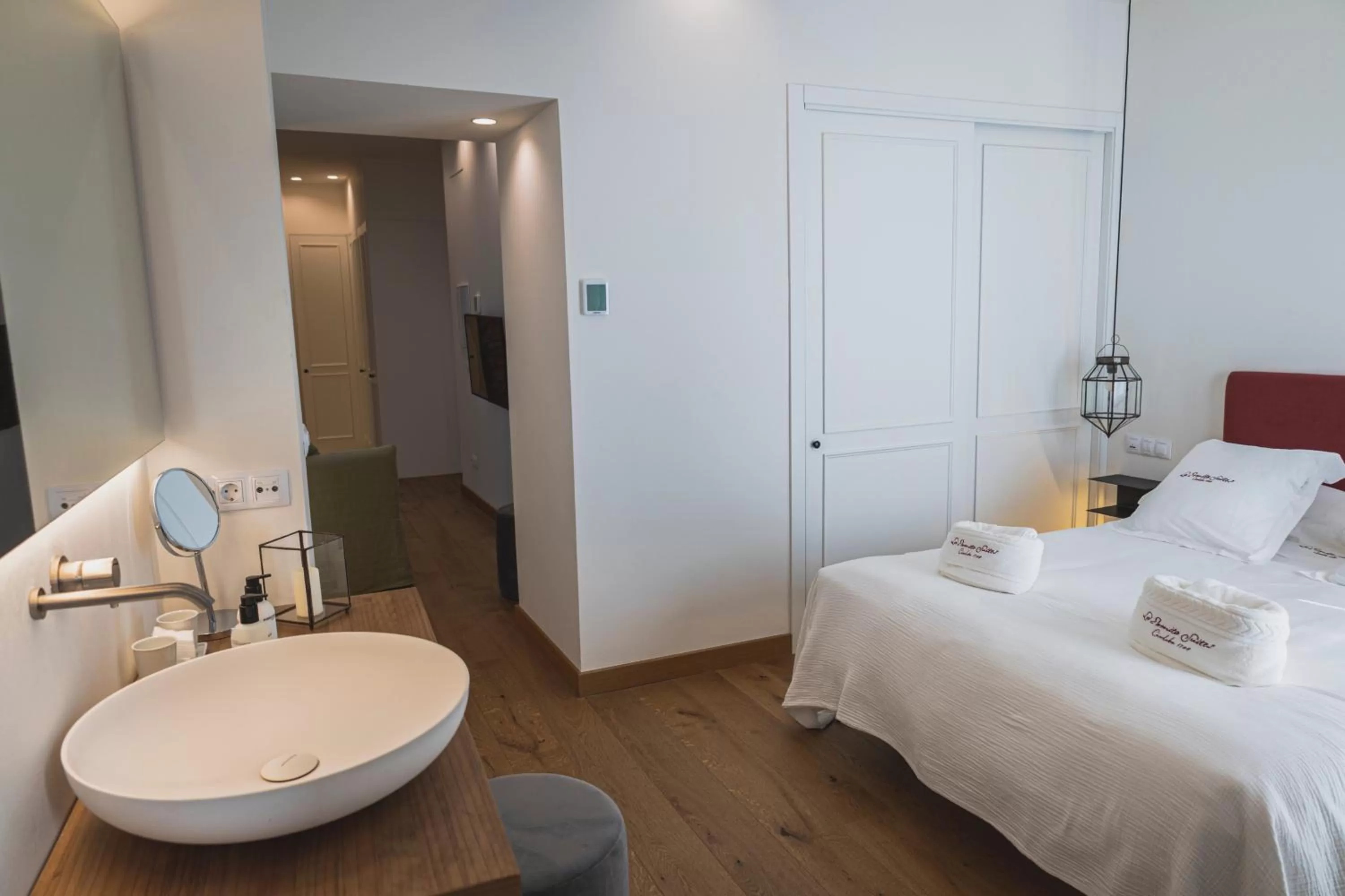 Living room, Bed in La Ermita Suites - Único Hotel Monumento de Córdoba