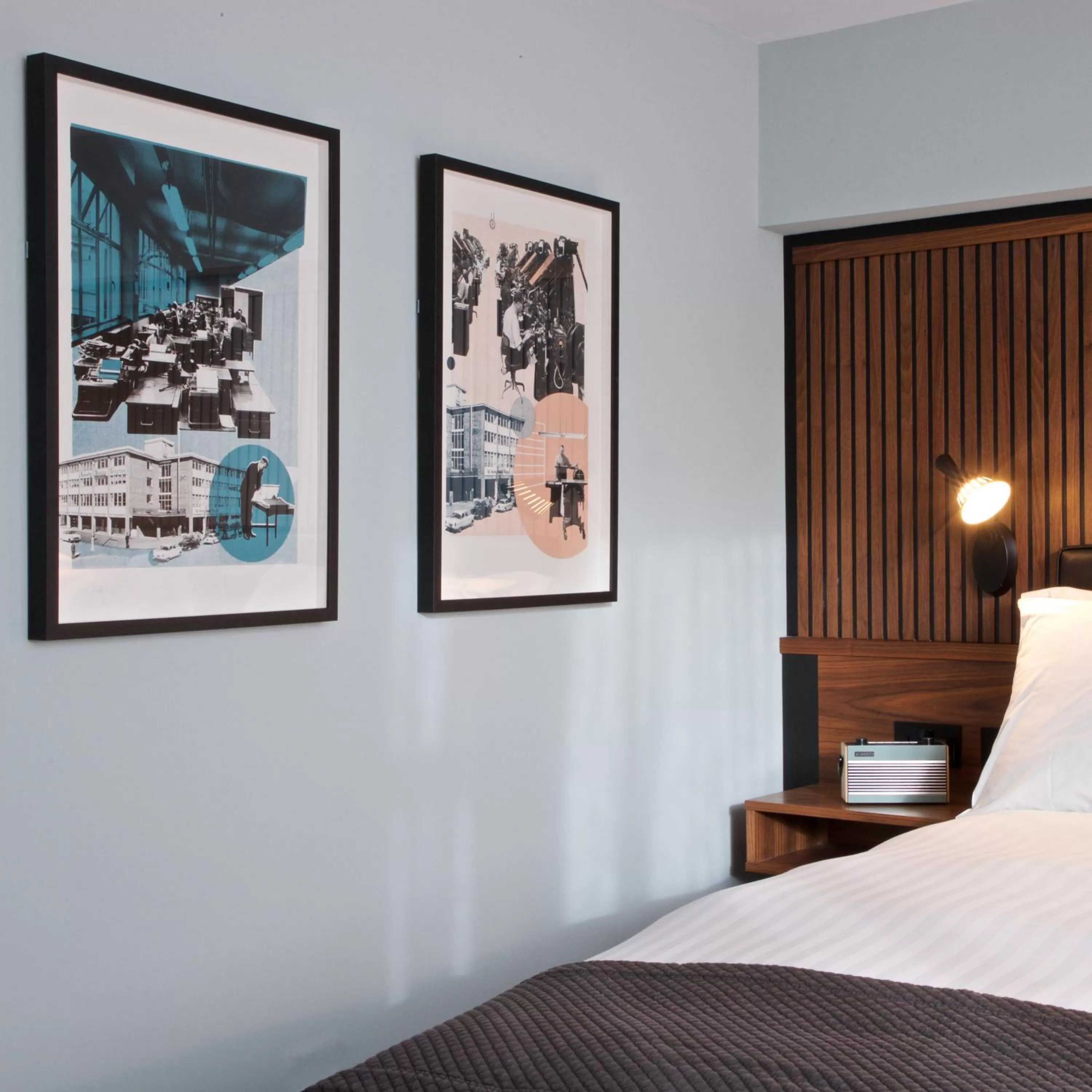 Bedroom, Bed in Telegraph Hotel - Coventry